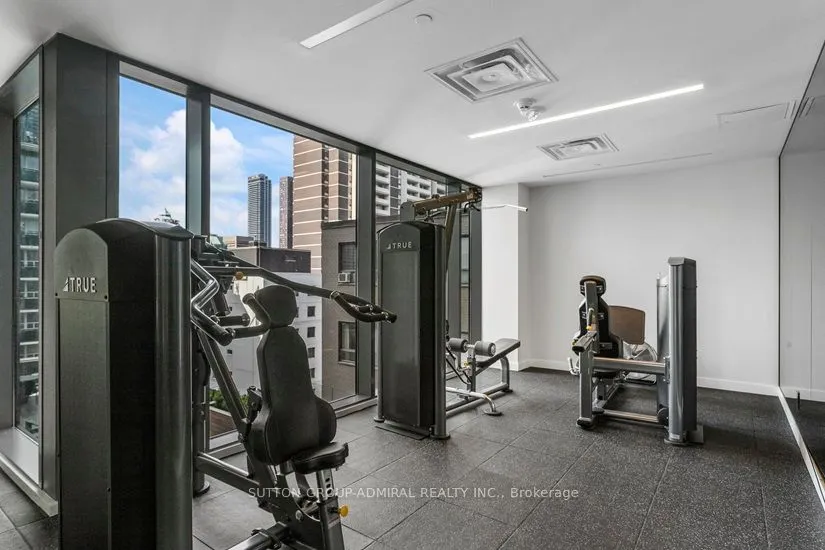 81 Wellesley Street E, #2104