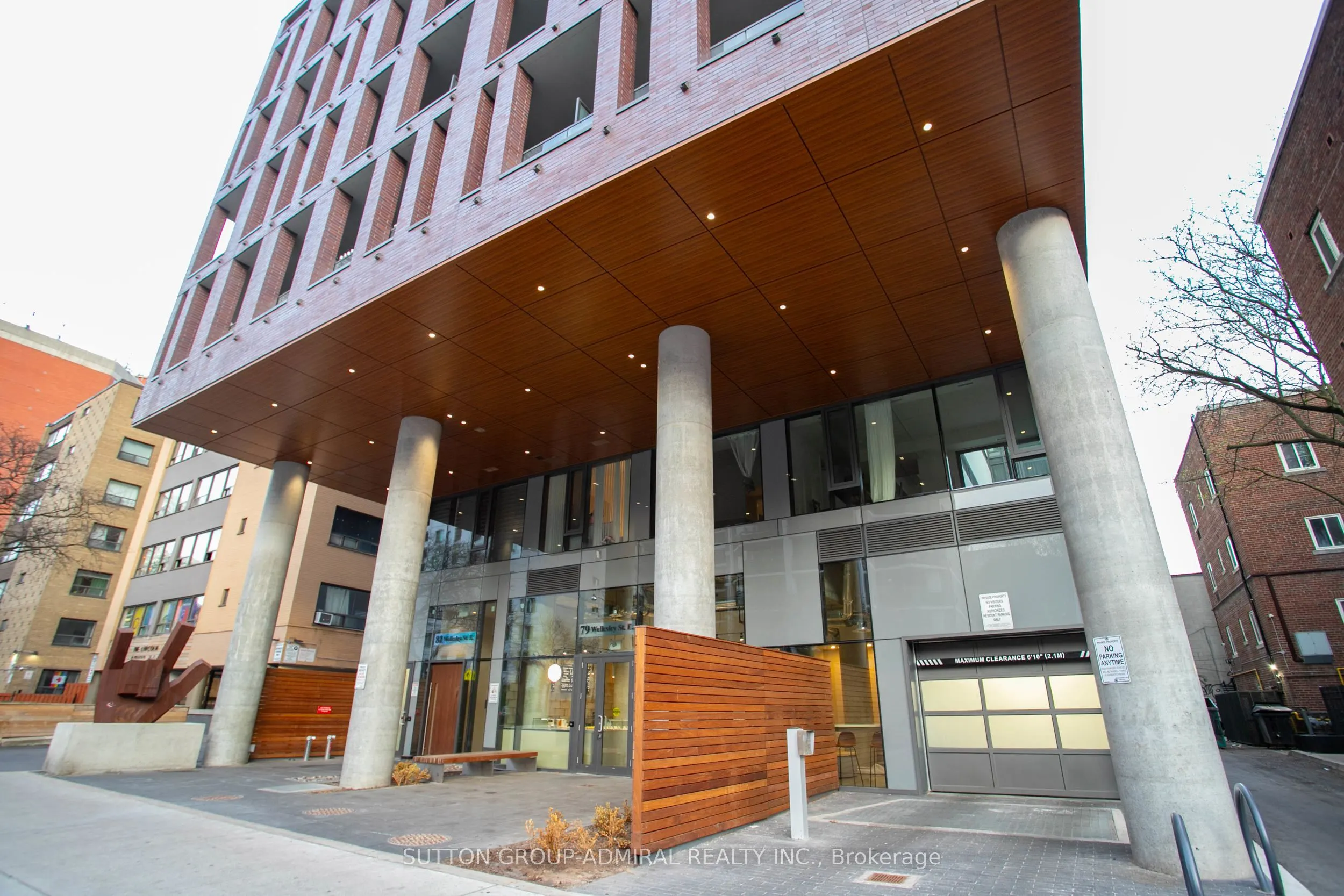 81 Wellesley Street E, #2104
