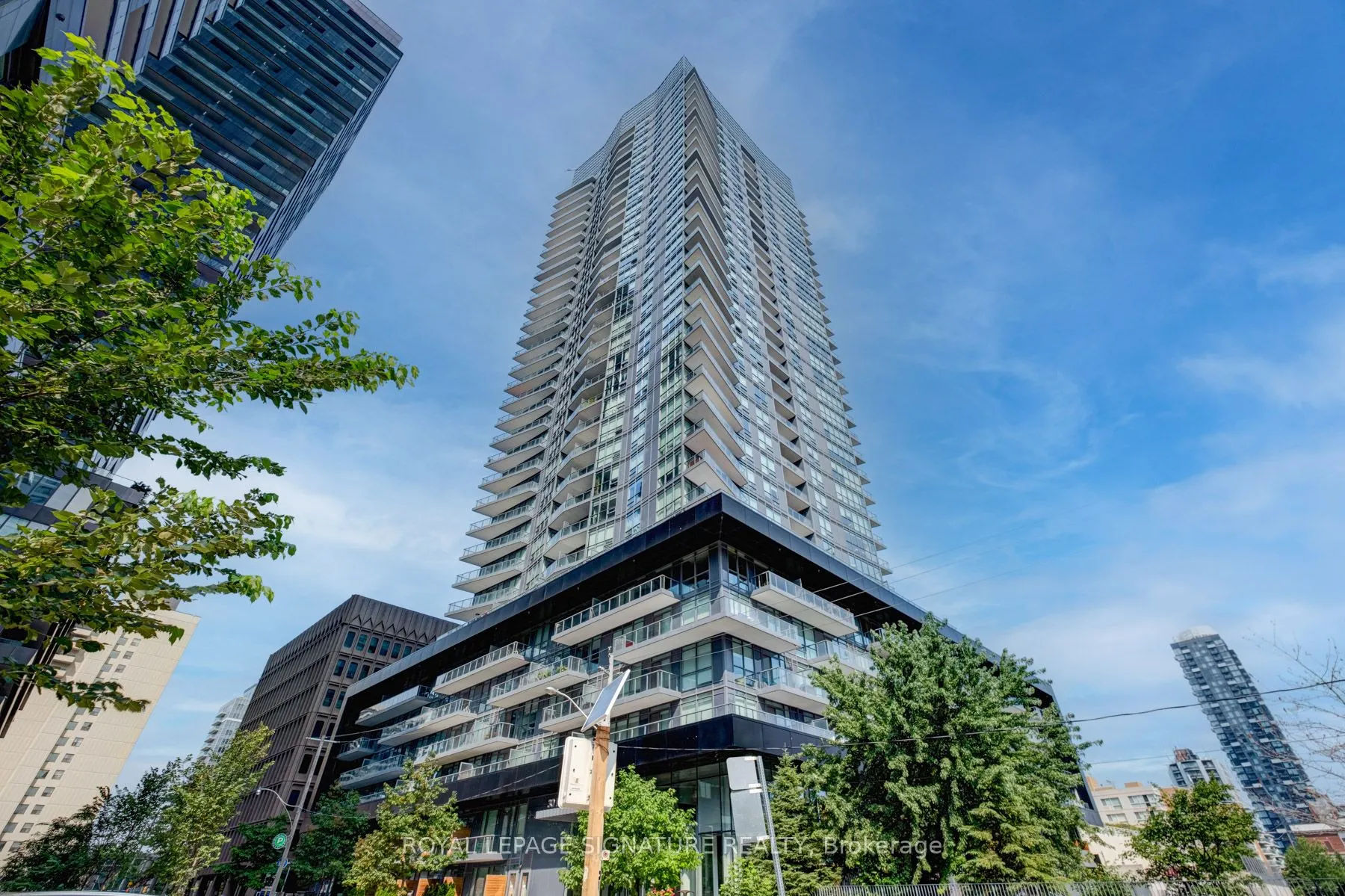 30 Roehampton Avenue, #906