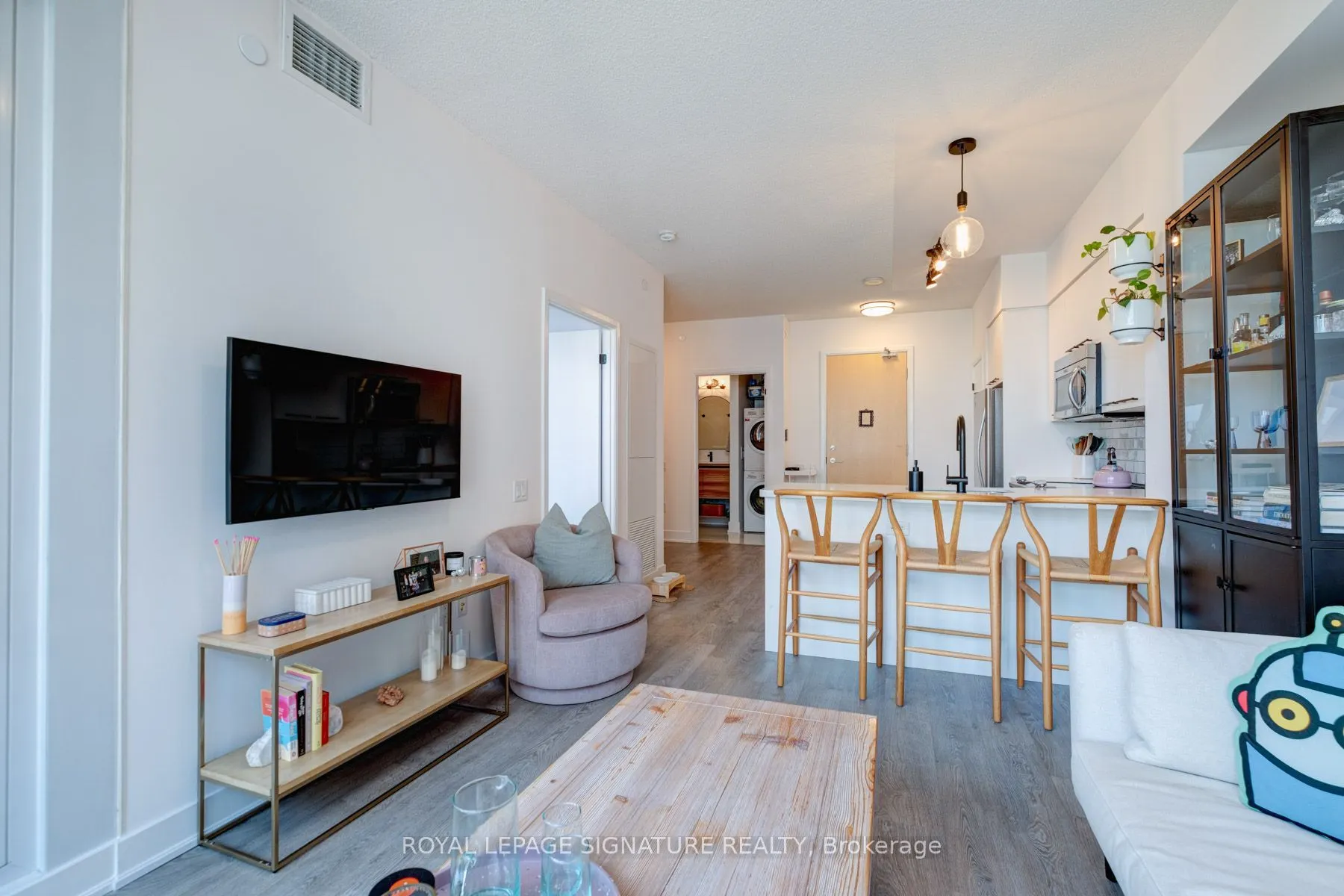 30 Roehampton Avenue, #906