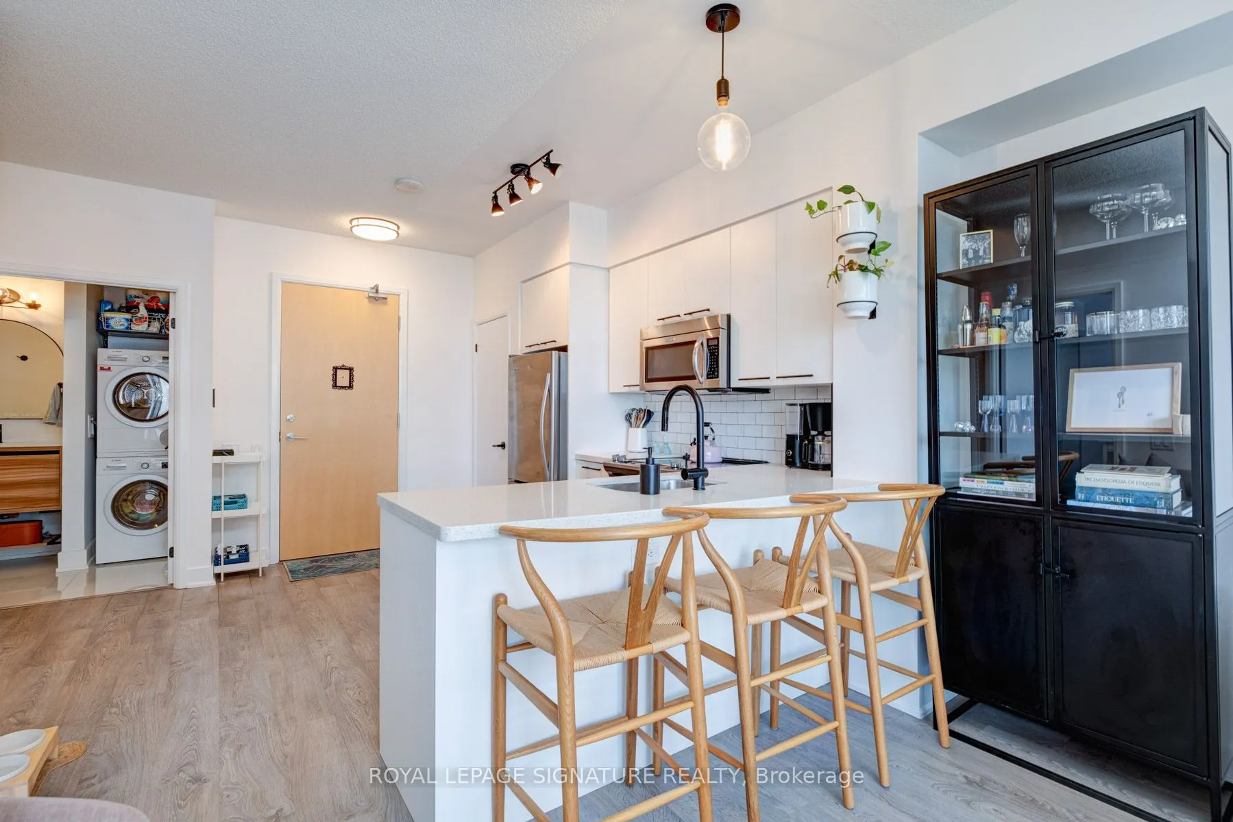 30 Roehampton Avenue, #906
