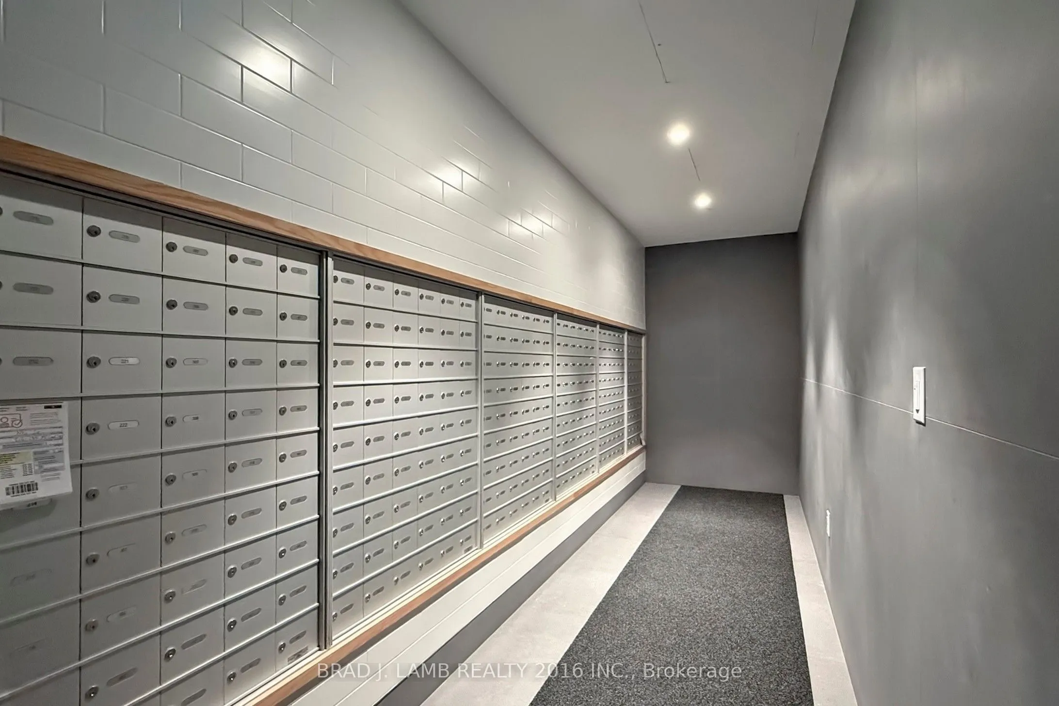 195 McCaul Street, #302