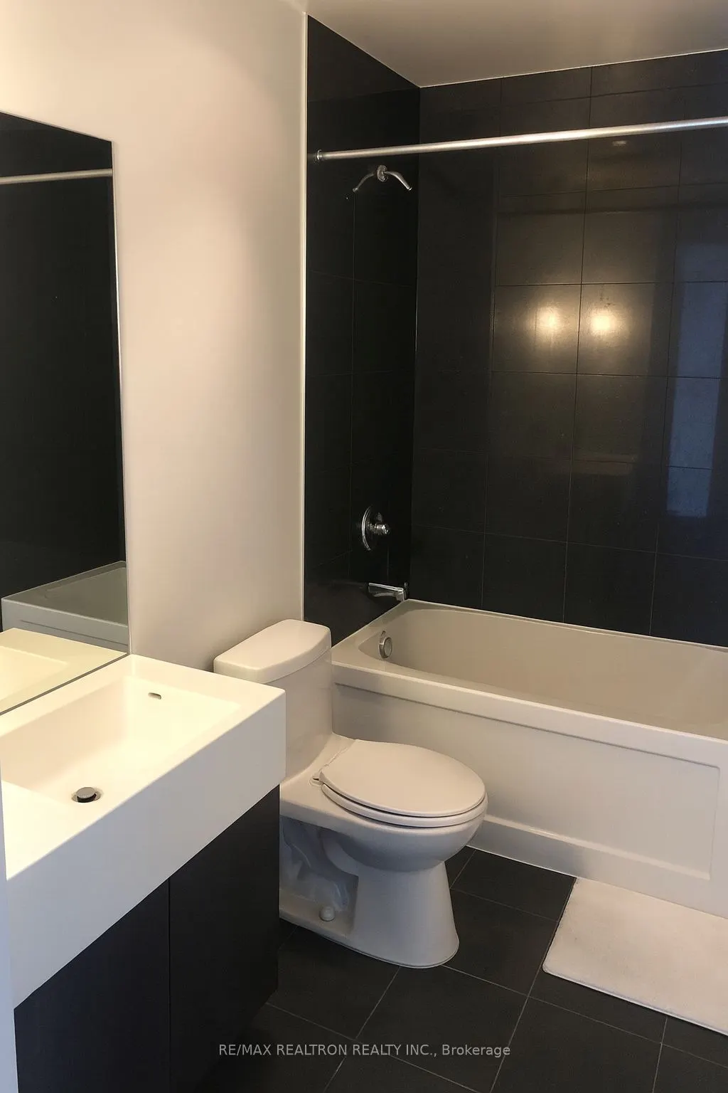 8 The Esplanade Avenue, #1707