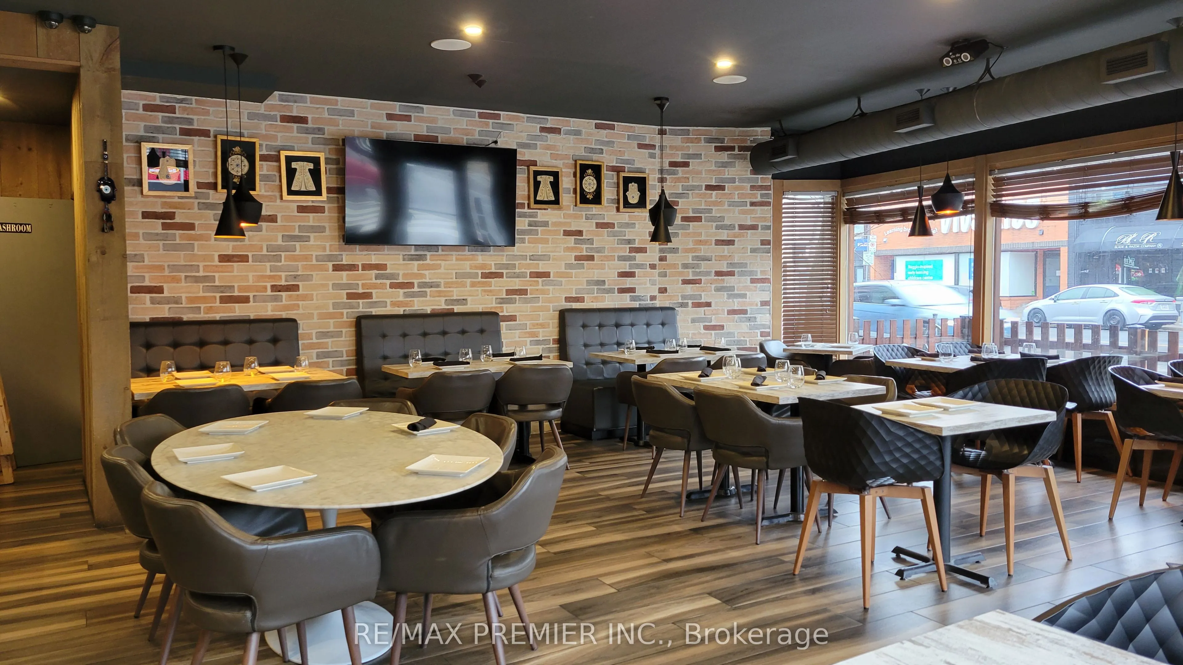 3443 Yonge Street