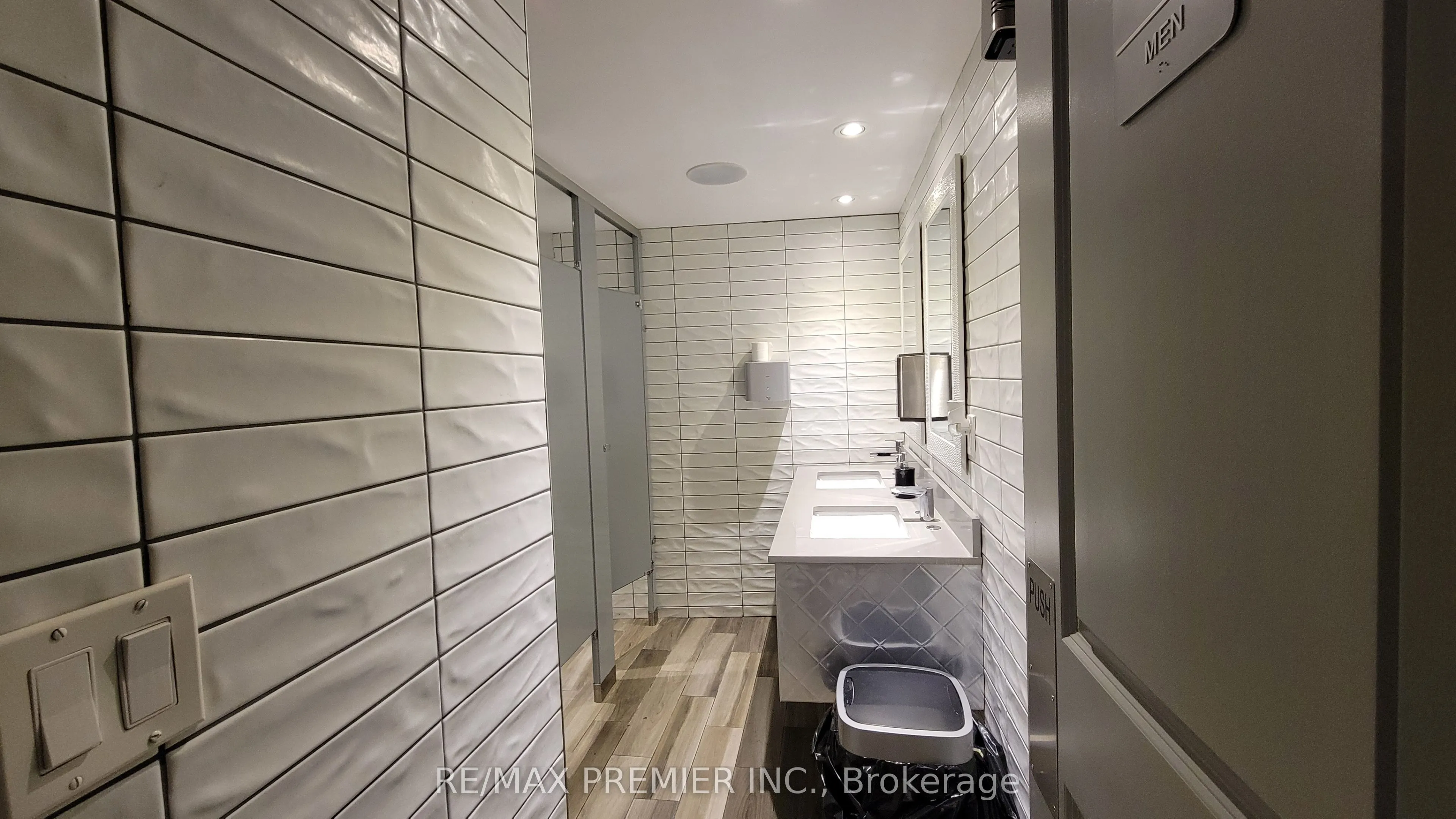 3443 Yonge Street