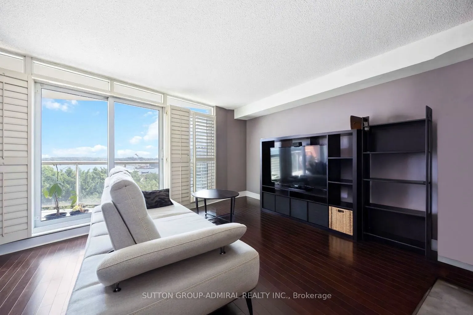 550 Queens Quay W, #726