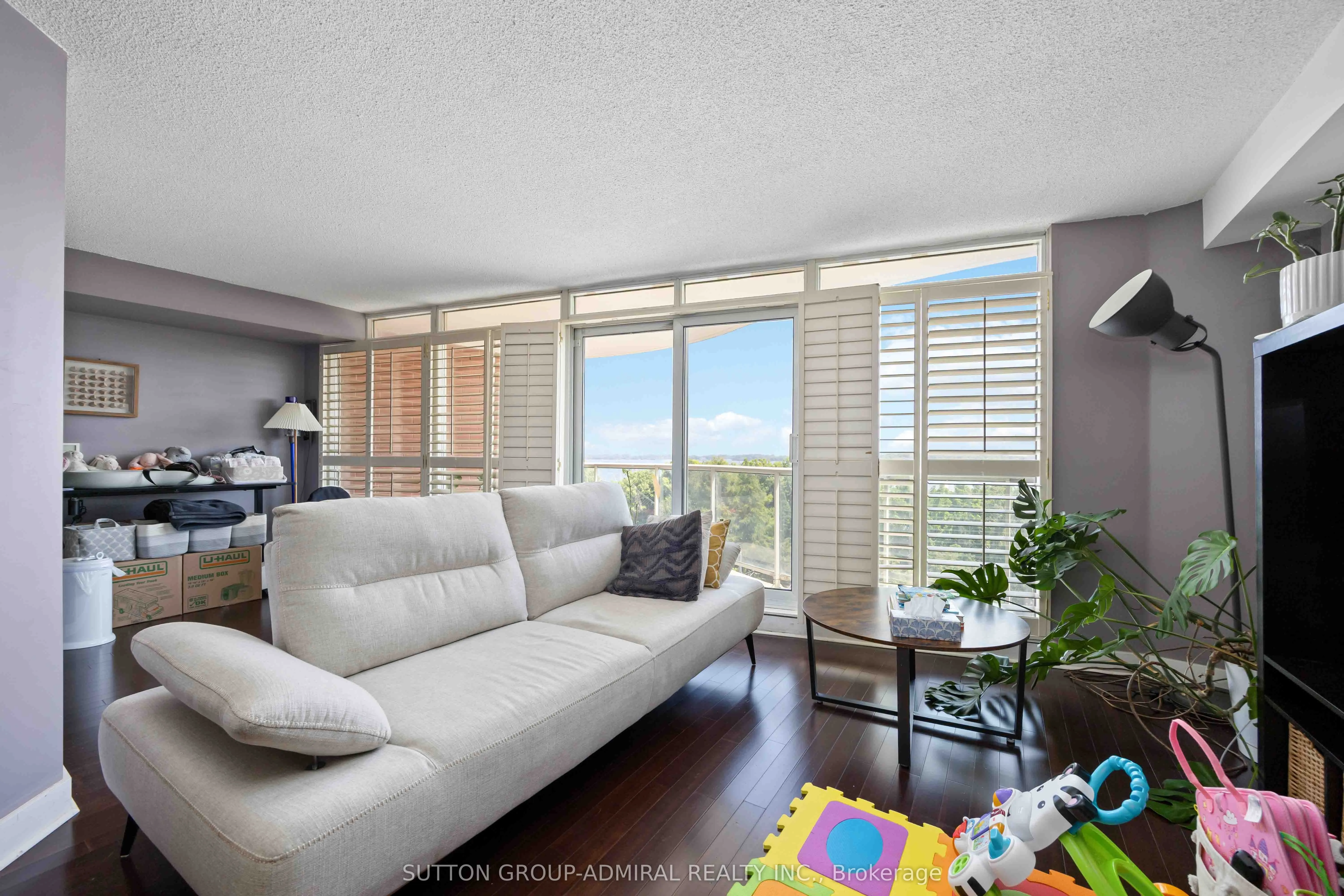 550 Queens Quay W, #726