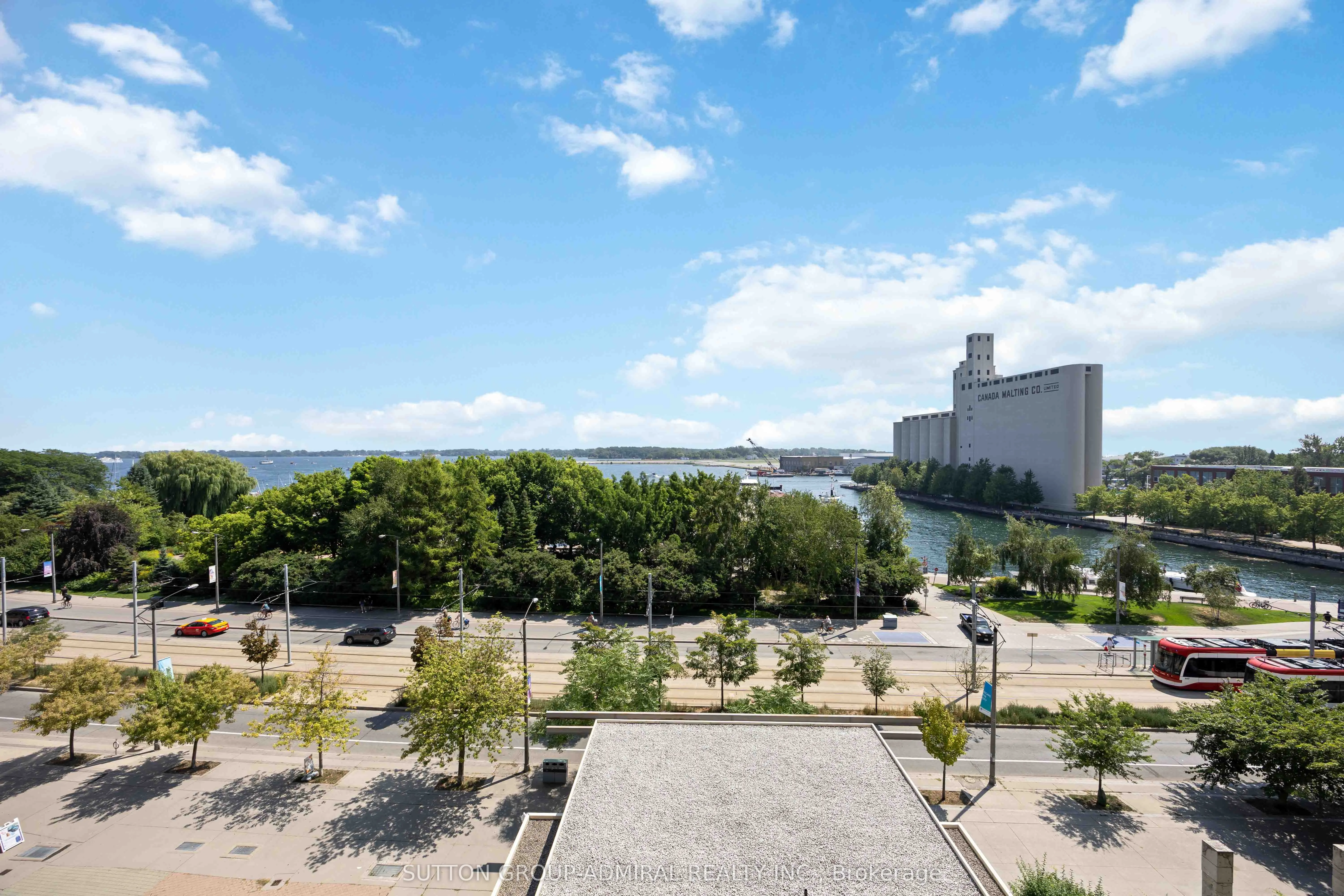 550 Queens Quay W, #726