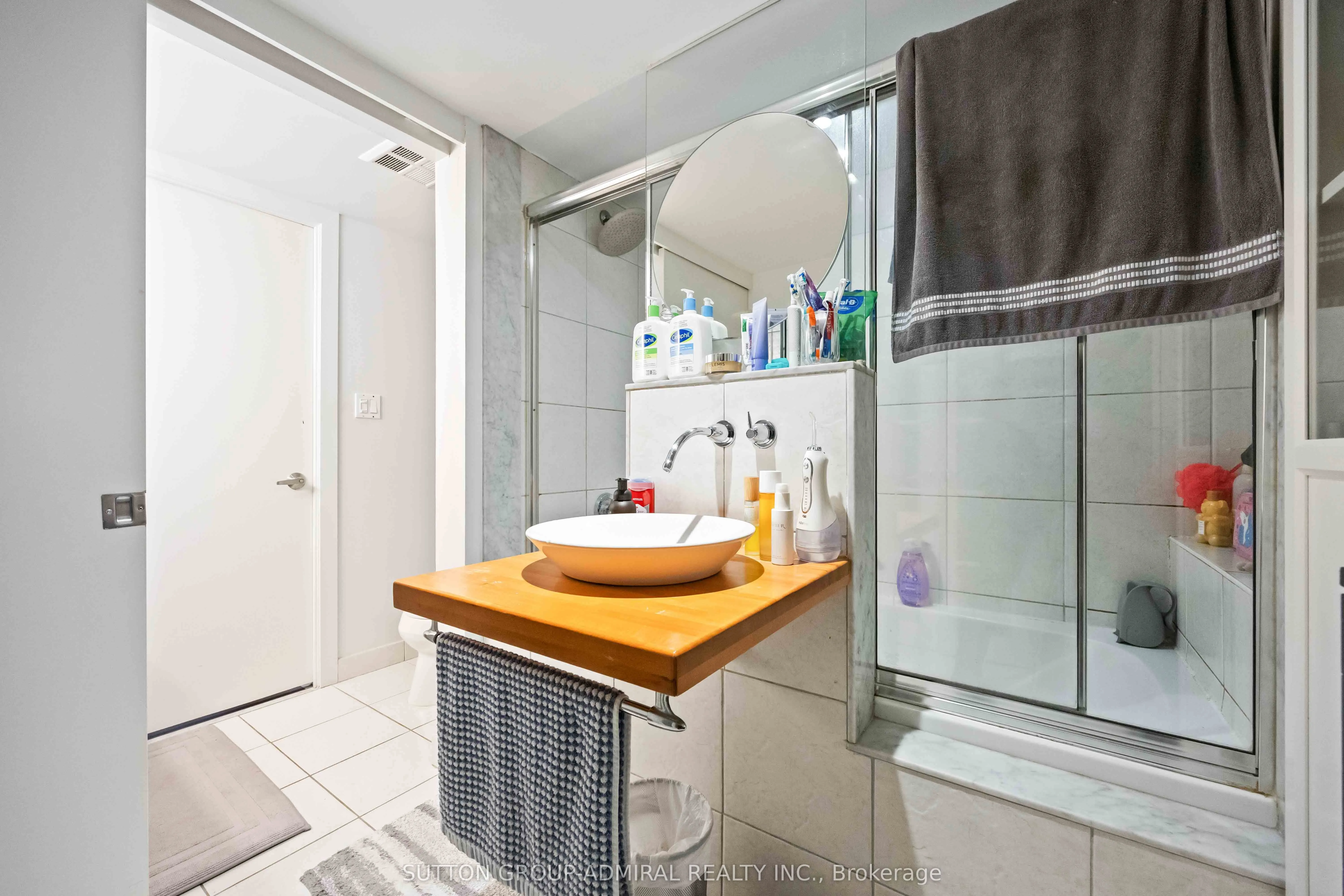 550 Queens Quay W, #726
