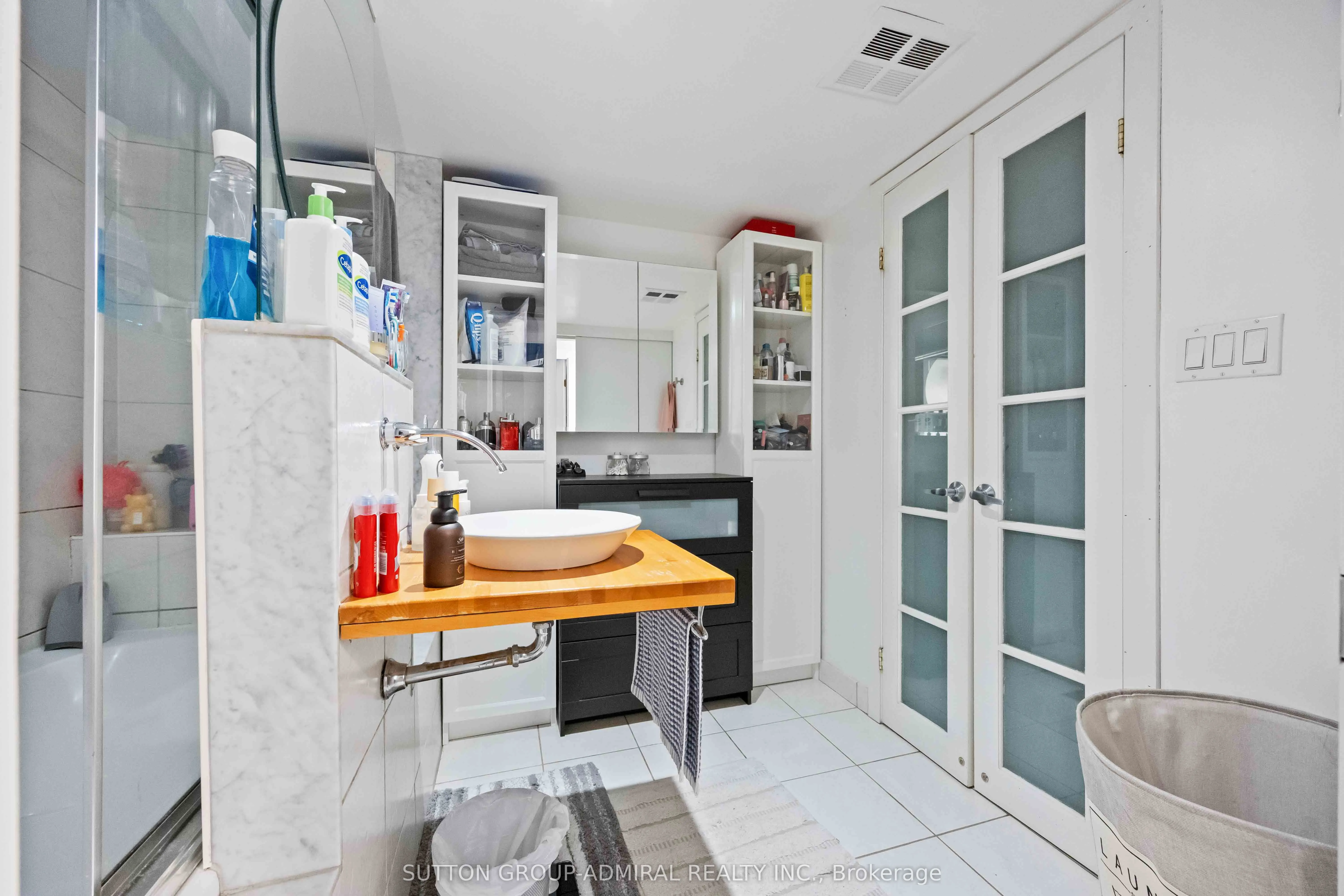 550 Queens Quay W, #726