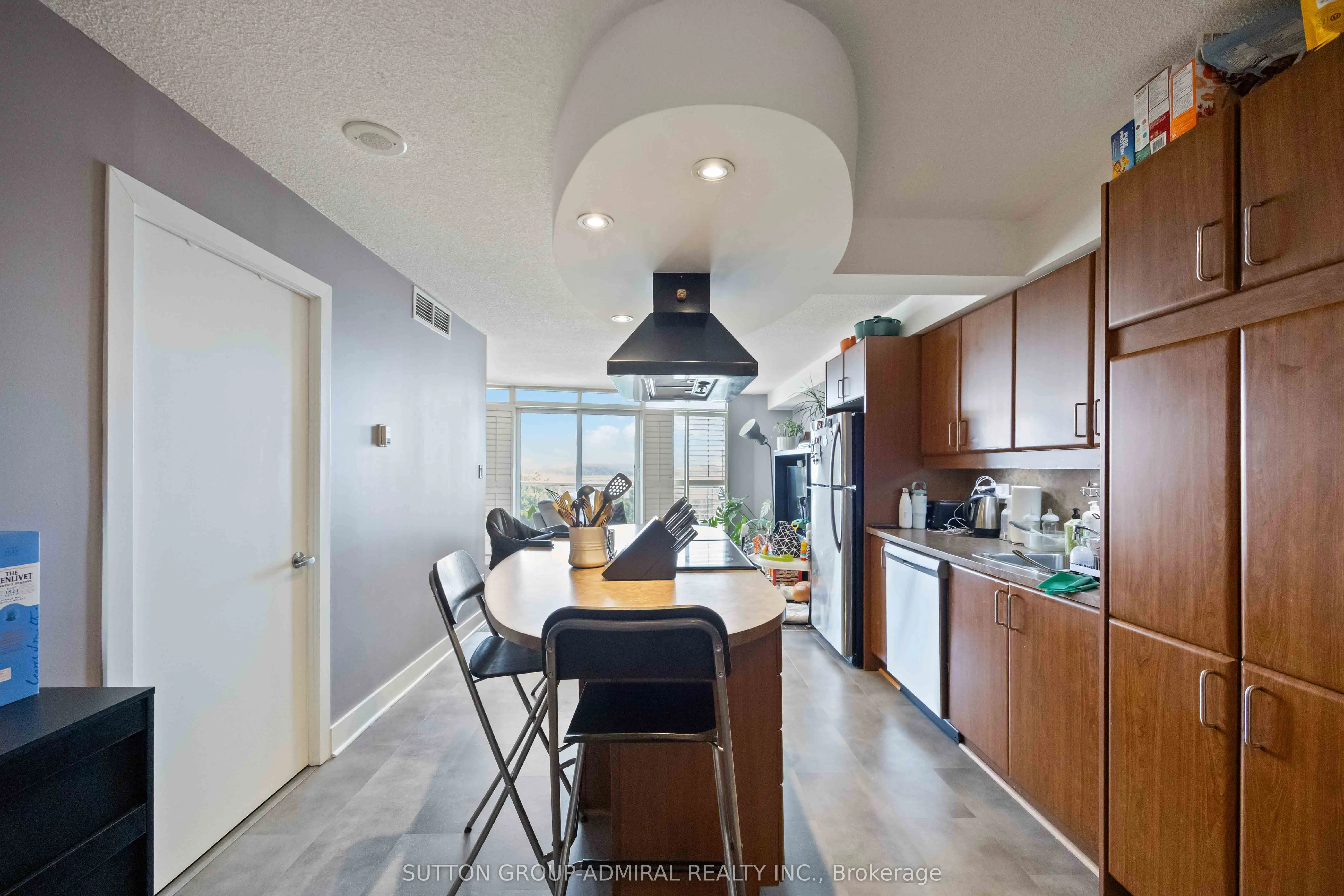 550 Queens Quay W, #726