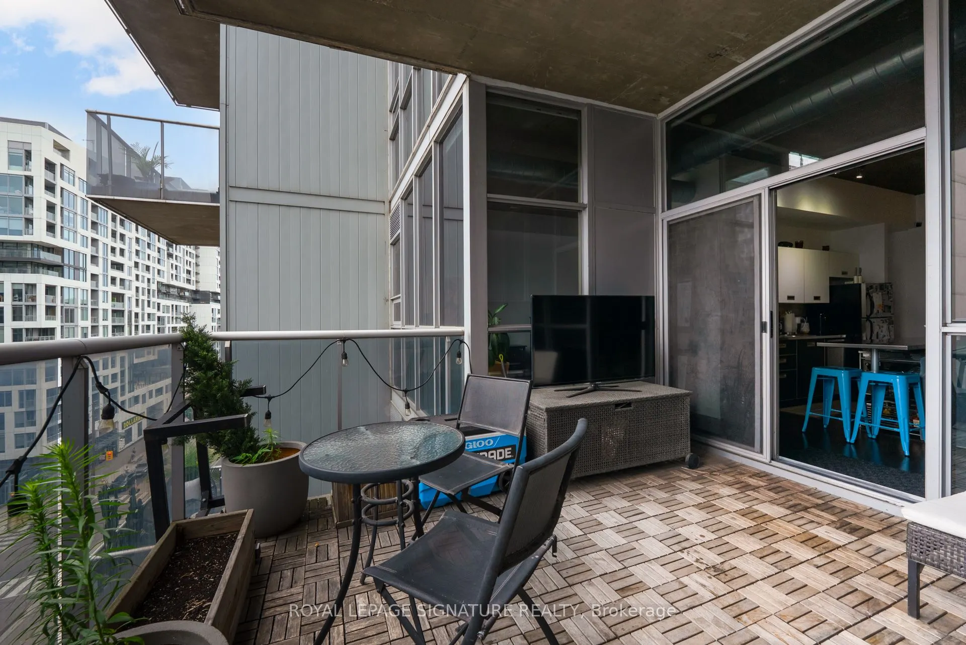 60 Bathurst Street, #707
