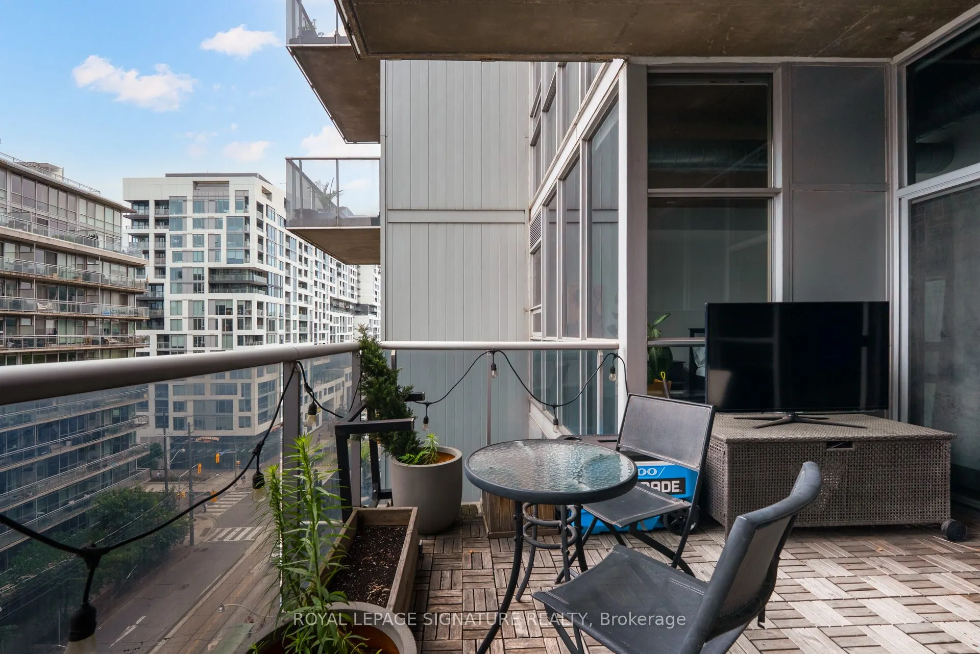 60 Bathurst Street, #707