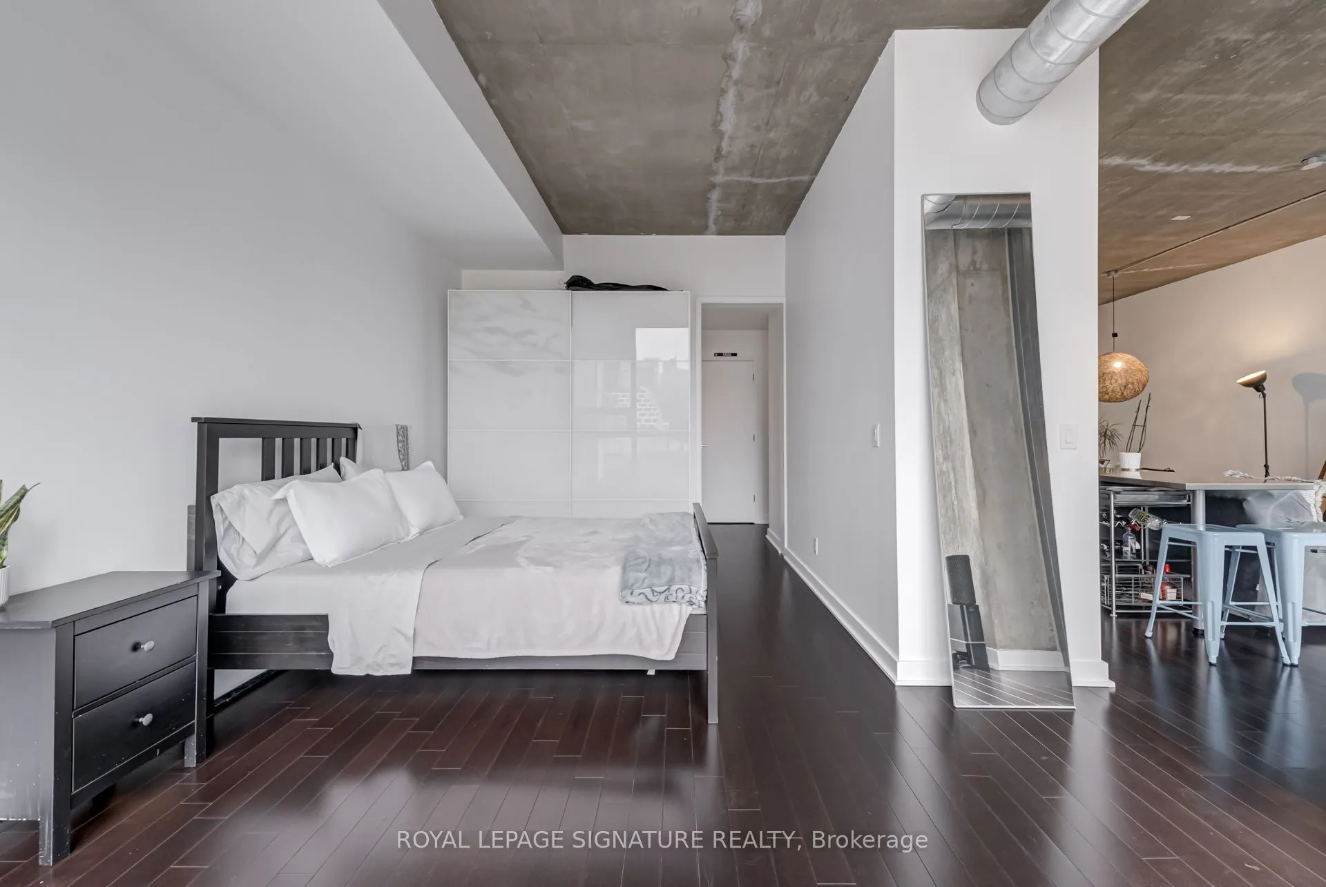 60 Bathurst Street, #707