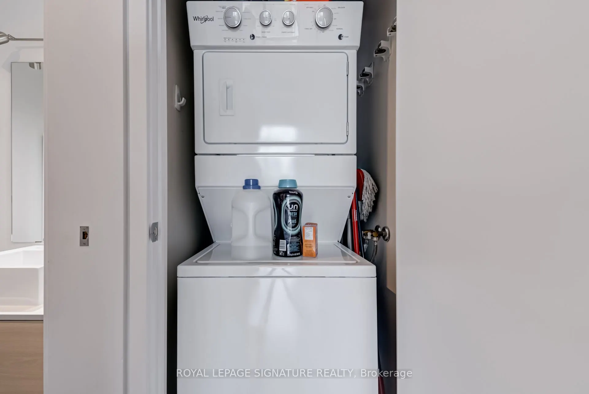 60 Bathurst Street, #707