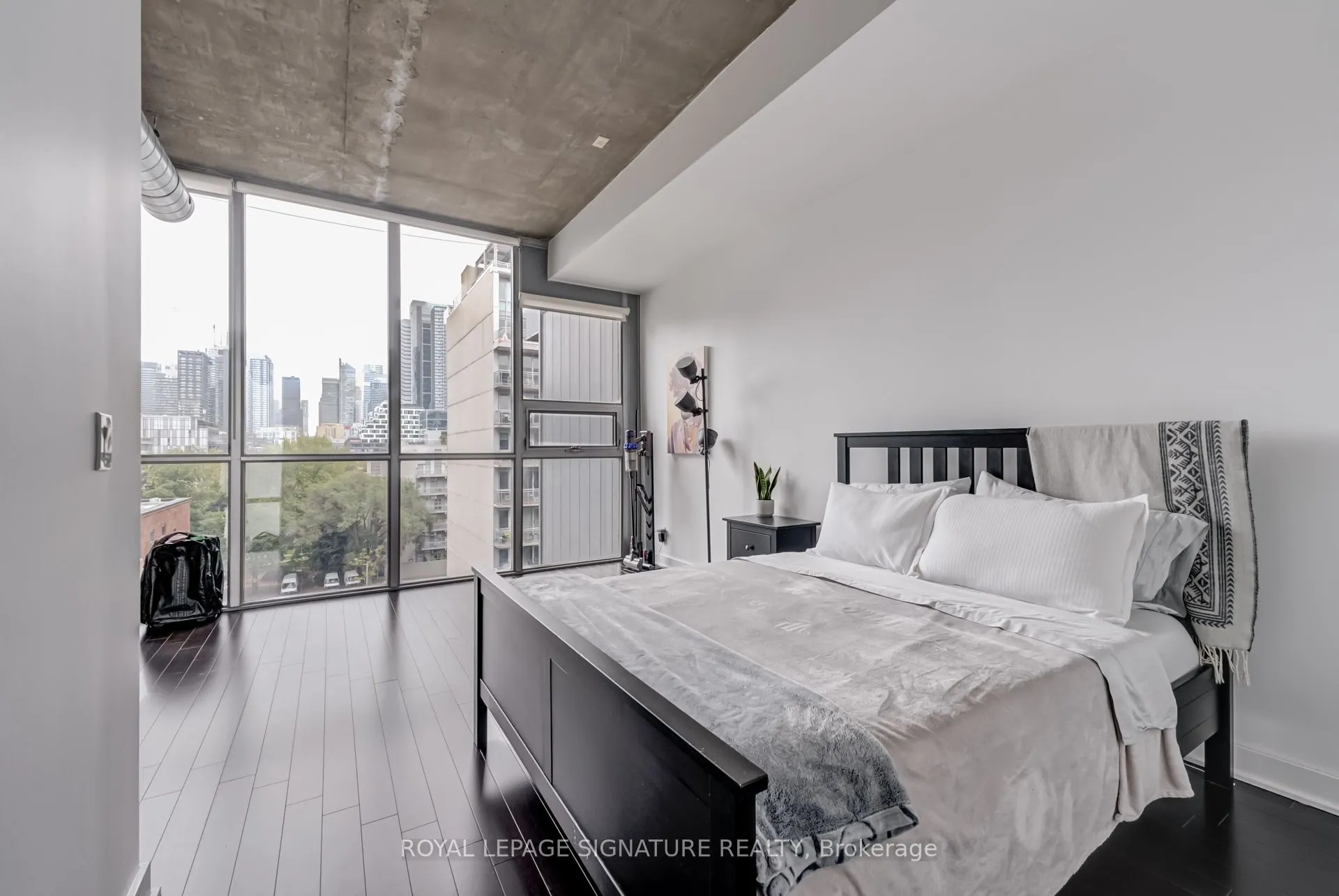 60 Bathurst Street, #707