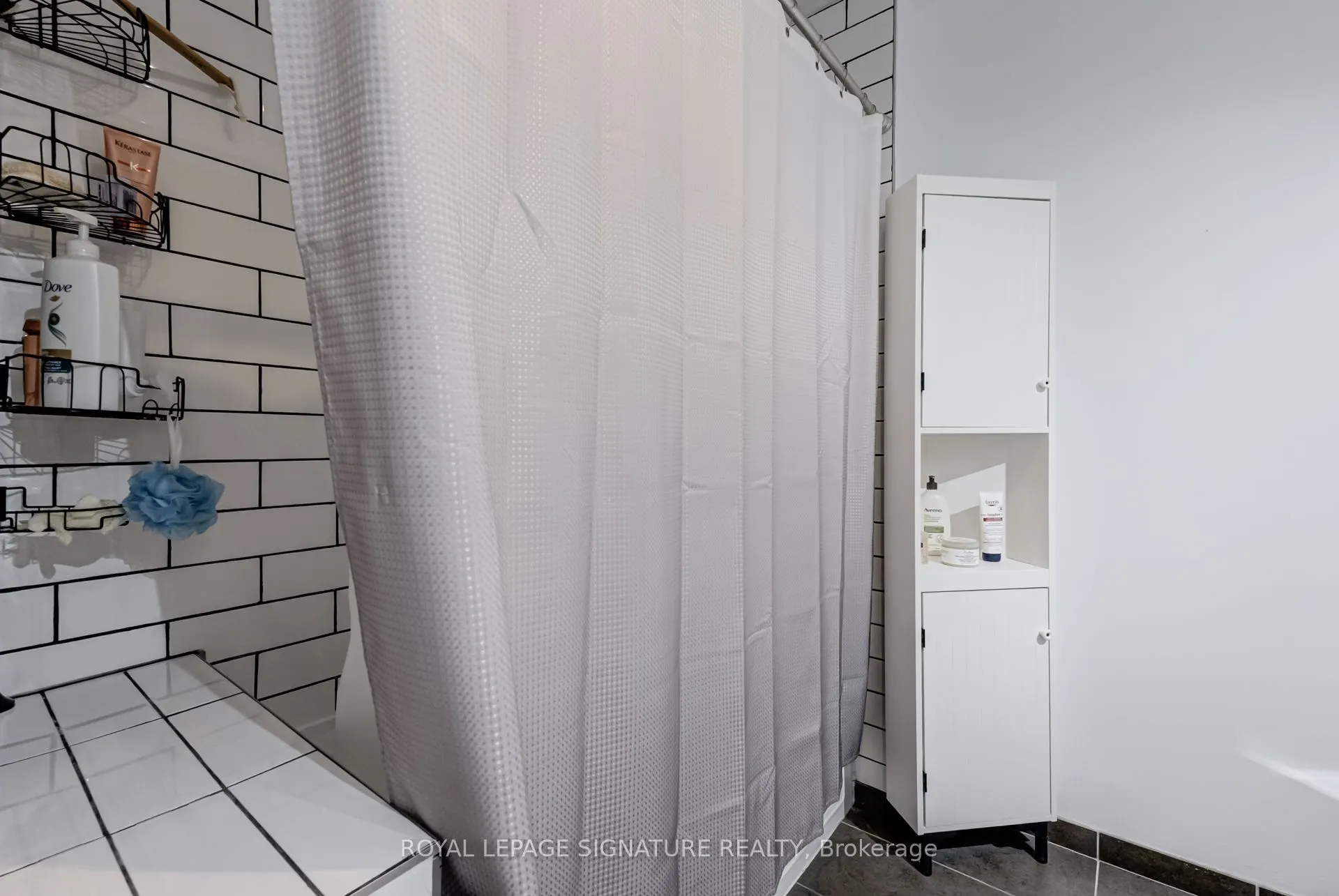 60 Bathurst Street, #707