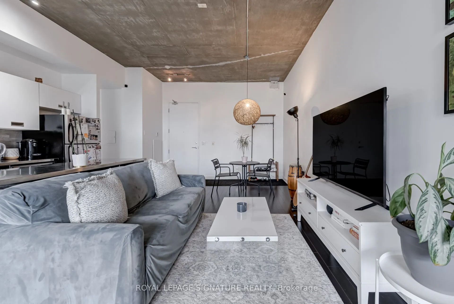 60 Bathurst Street, #707