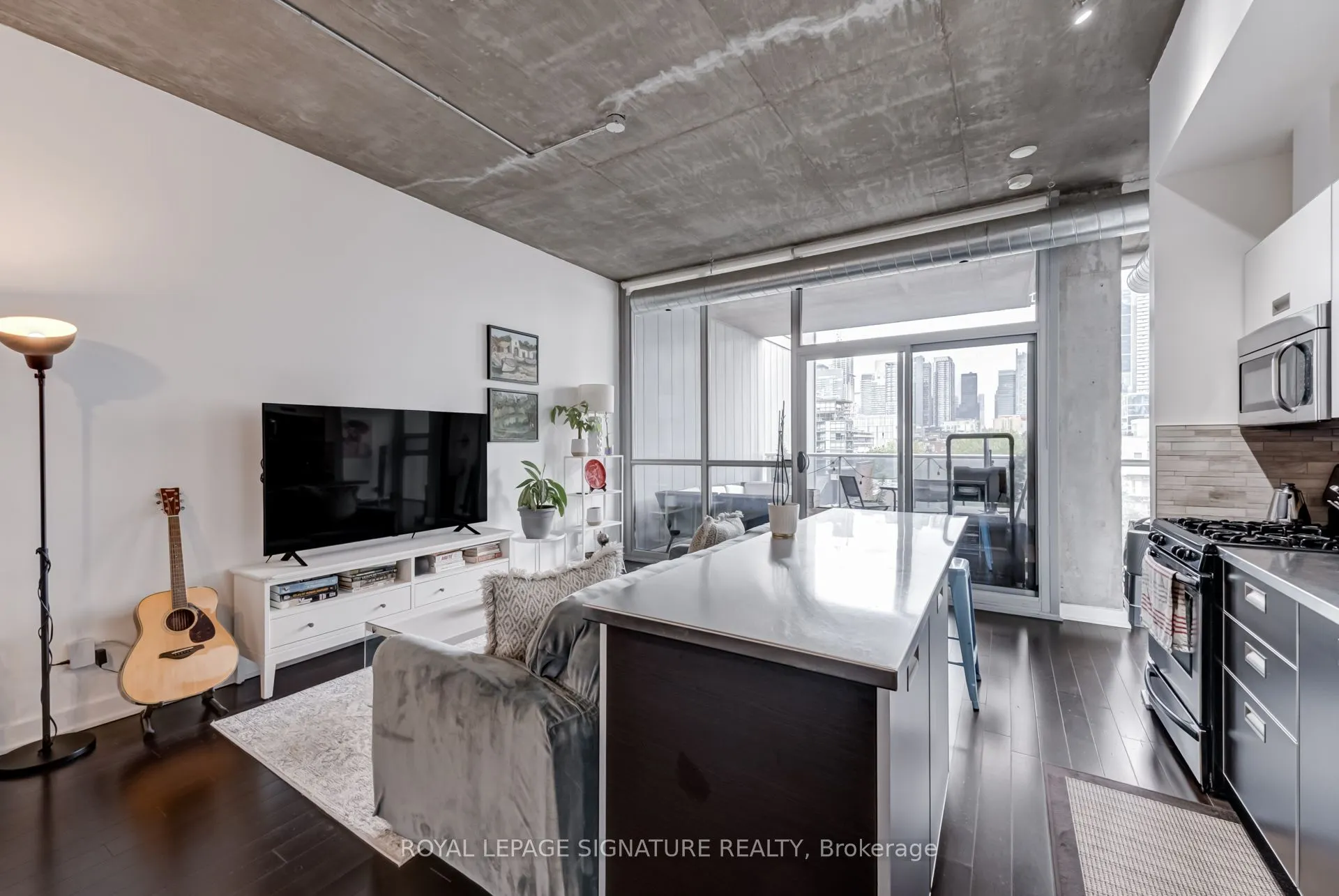 60 Bathurst Street, #707