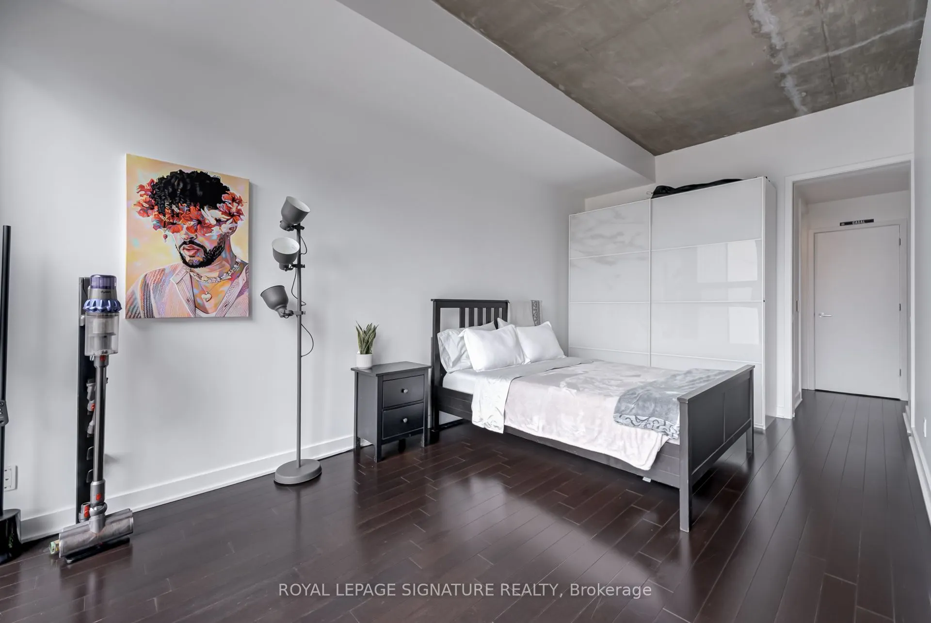 60 Bathurst Street, #707