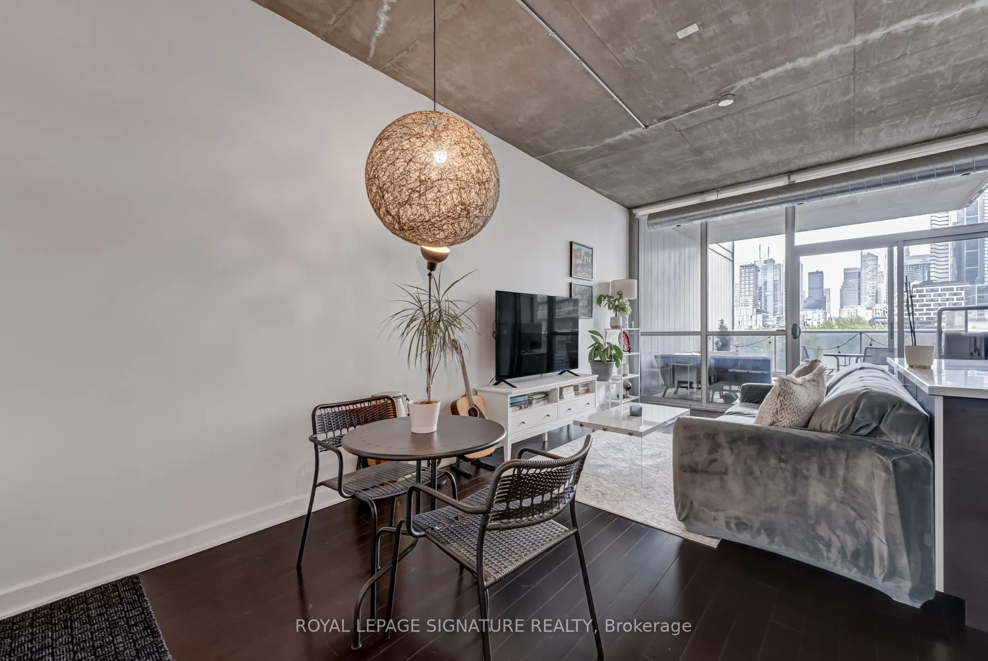 60 Bathurst Street, #707
