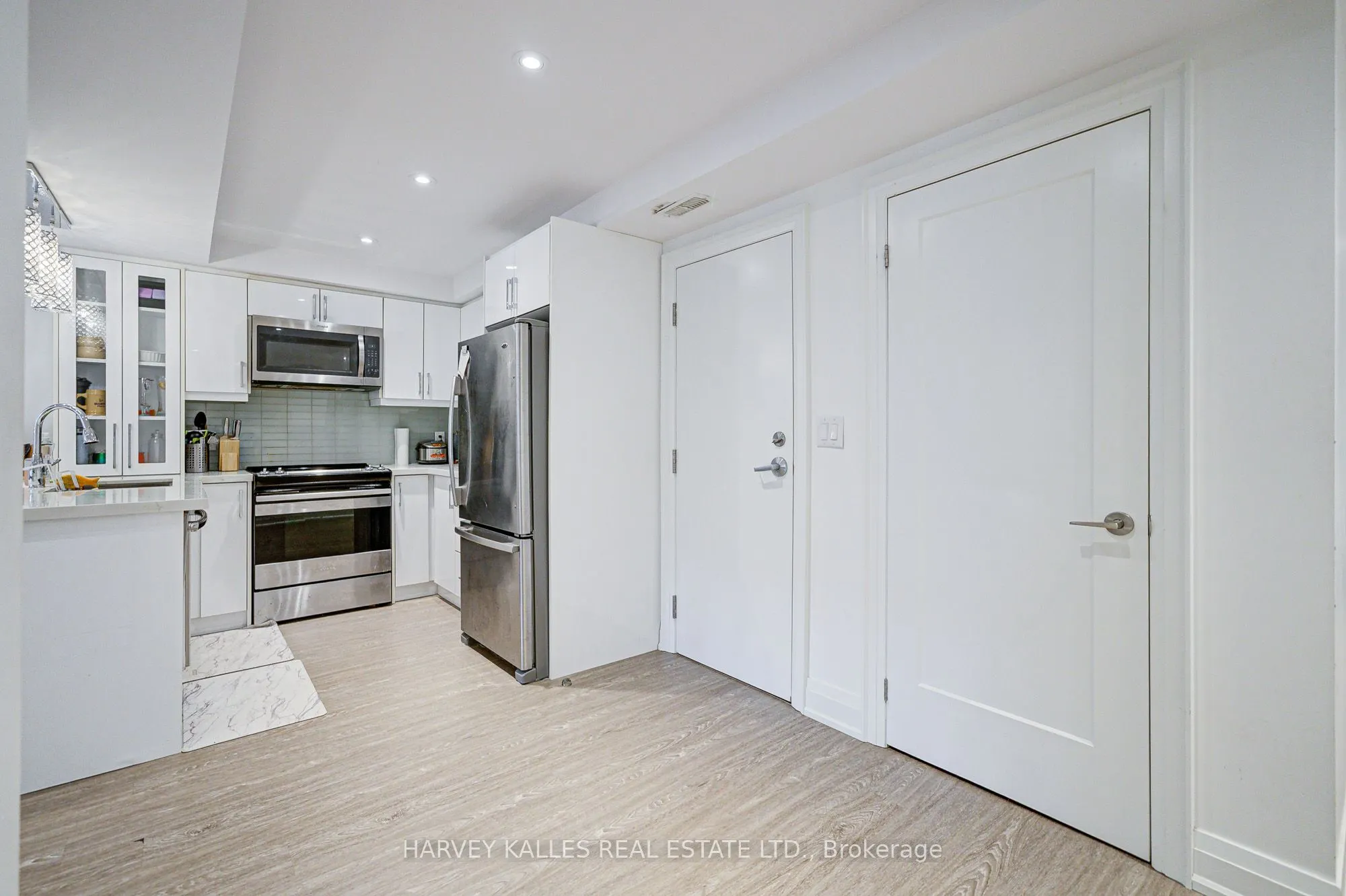 52 College View Avenue, #4