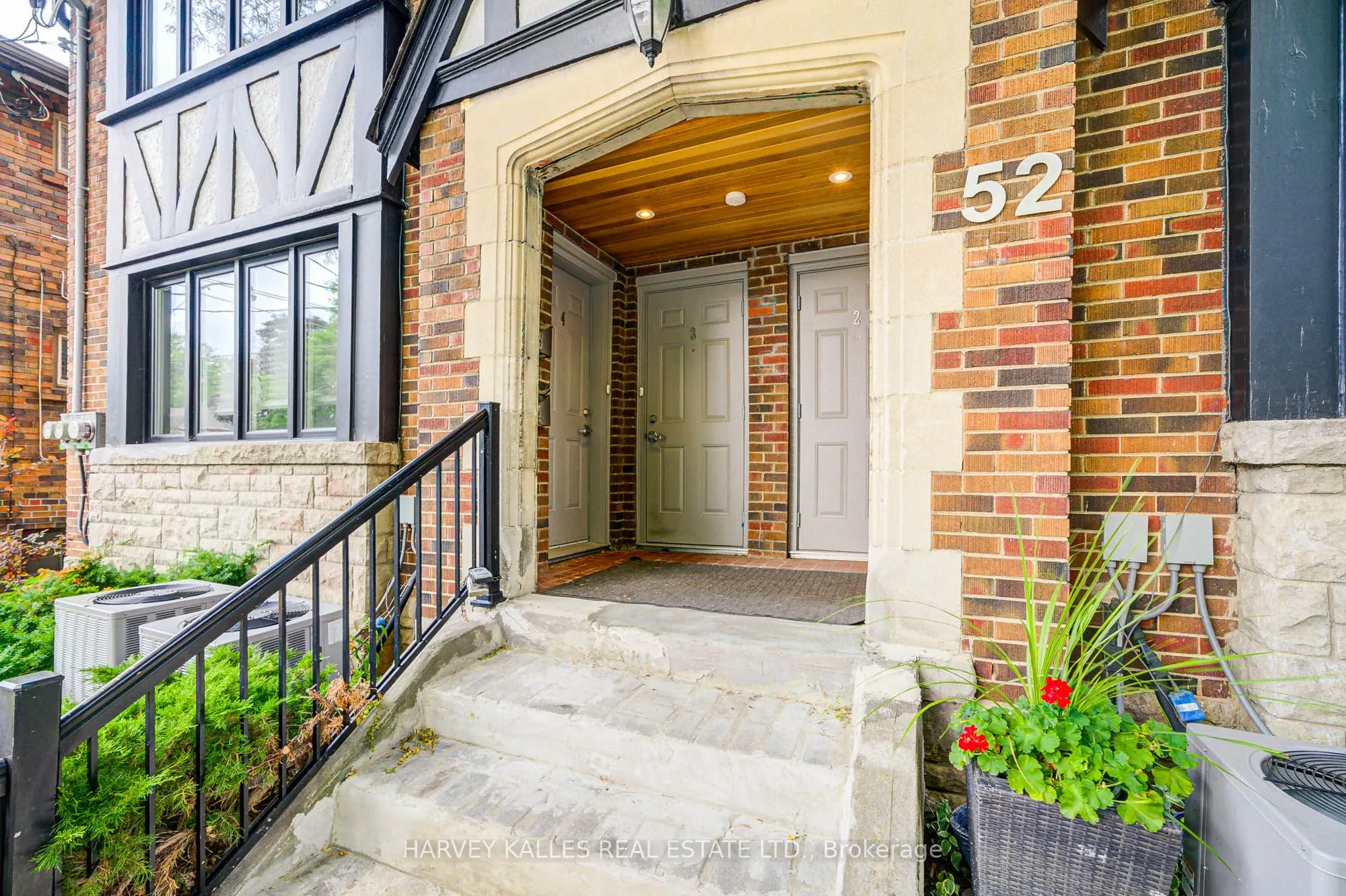 52 College View Avenue, #4