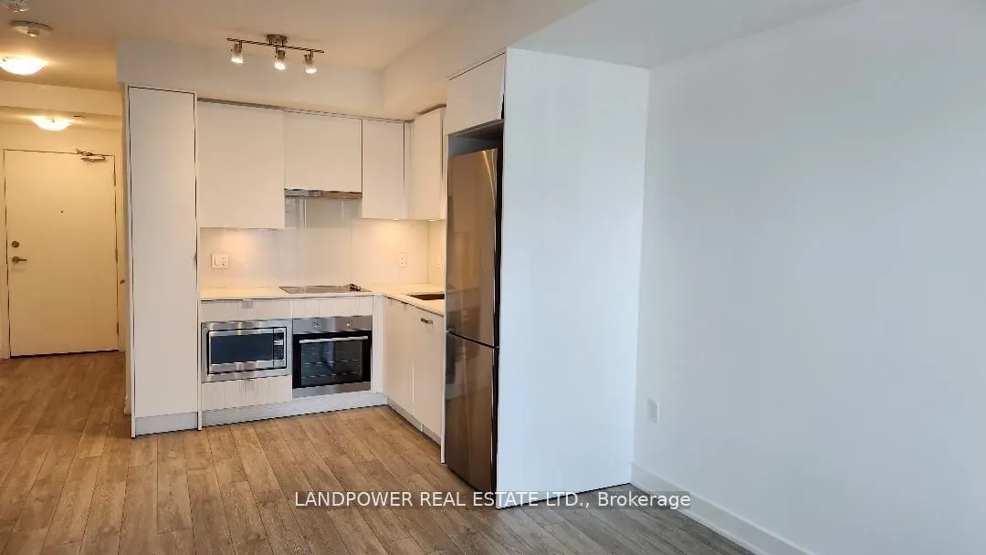 99 Broadway Avenue, #2811