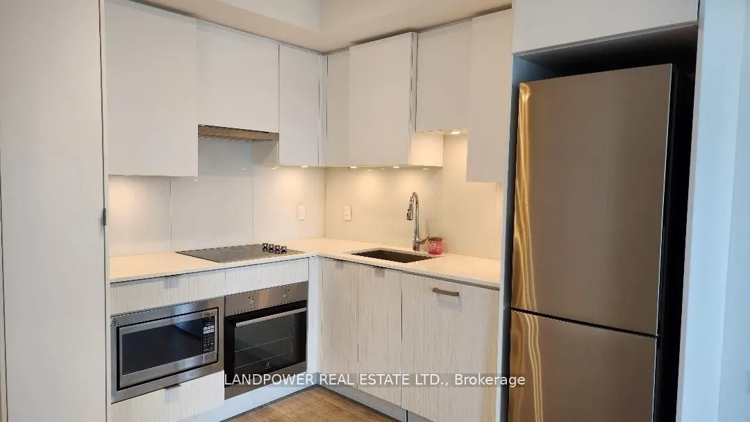 99 Broadway Avenue, #2811