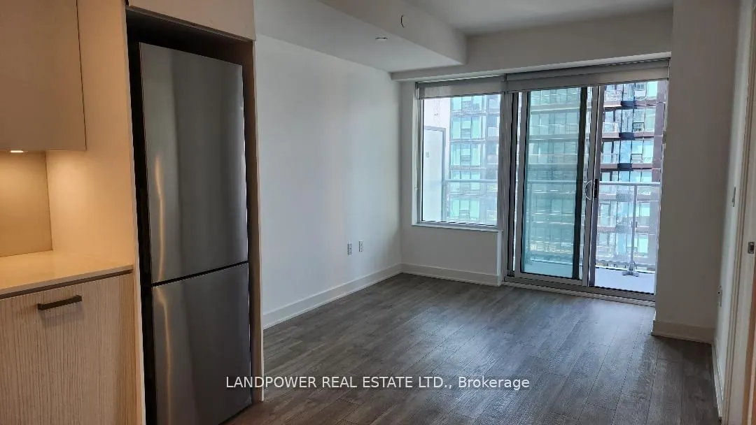 99 Broadway Avenue, #2811