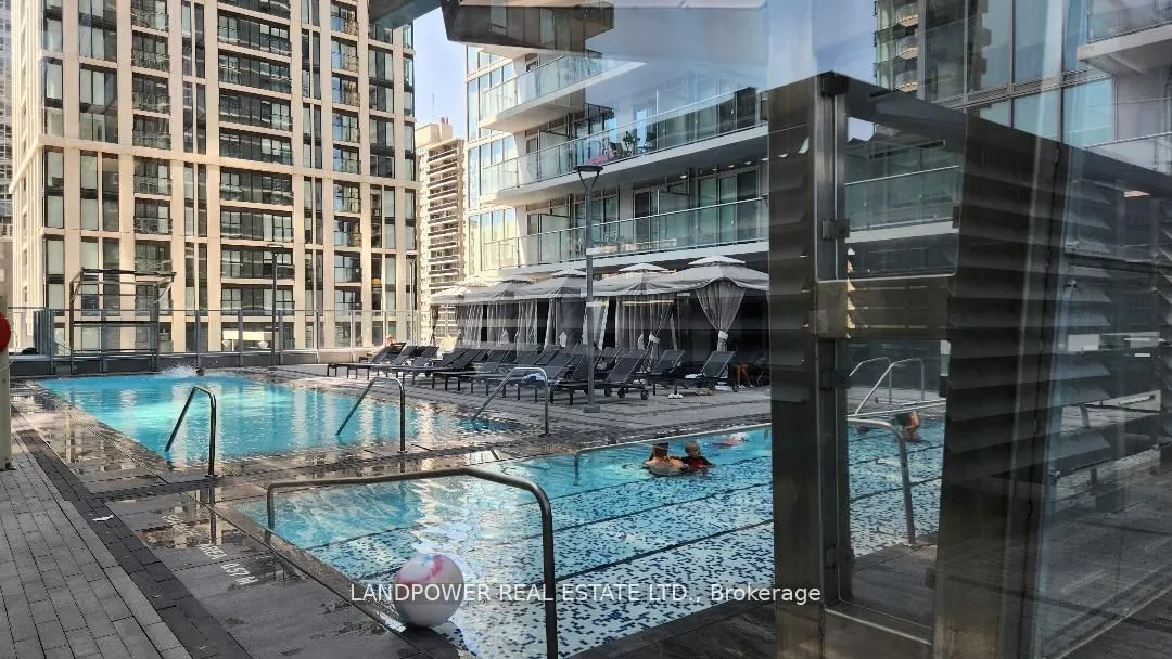 99 Broadway Avenue, #2811