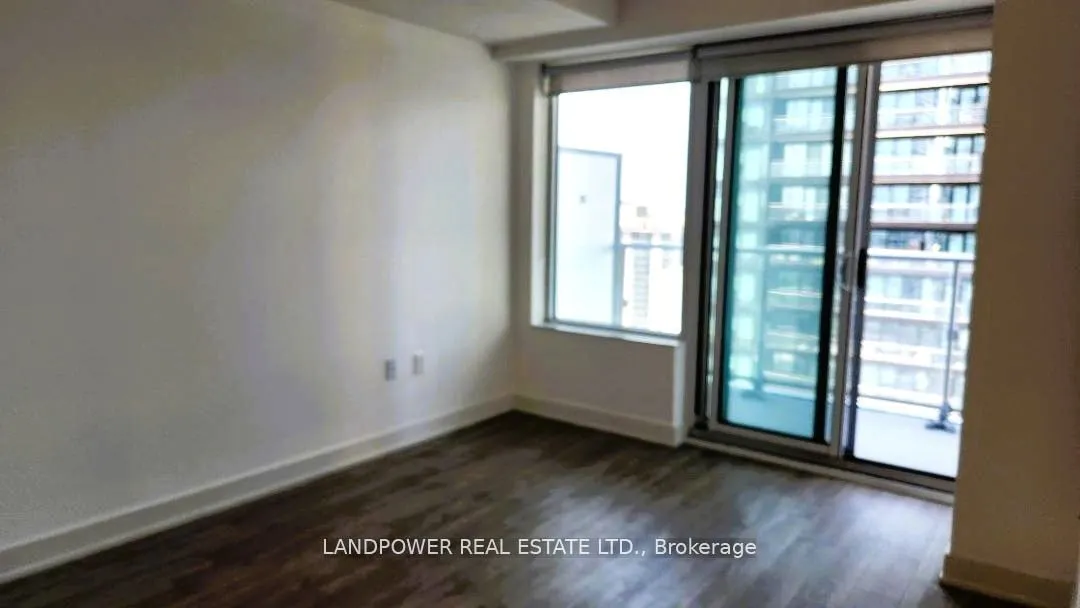 99 Broadway Avenue, #2811