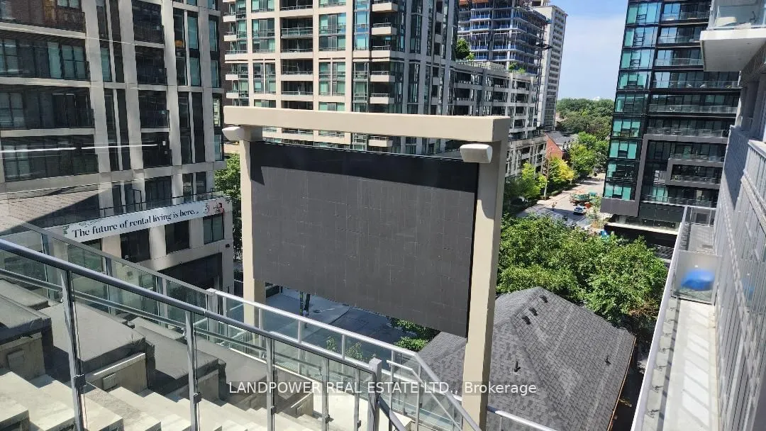 99 Broadway Avenue, #2811