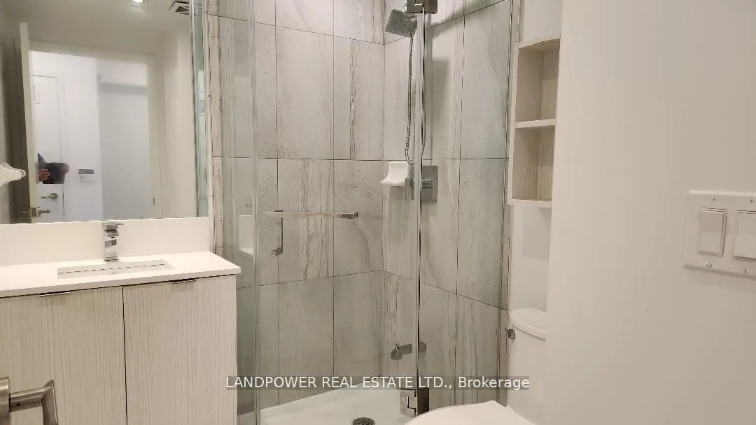 99 Broadway Avenue, #2811