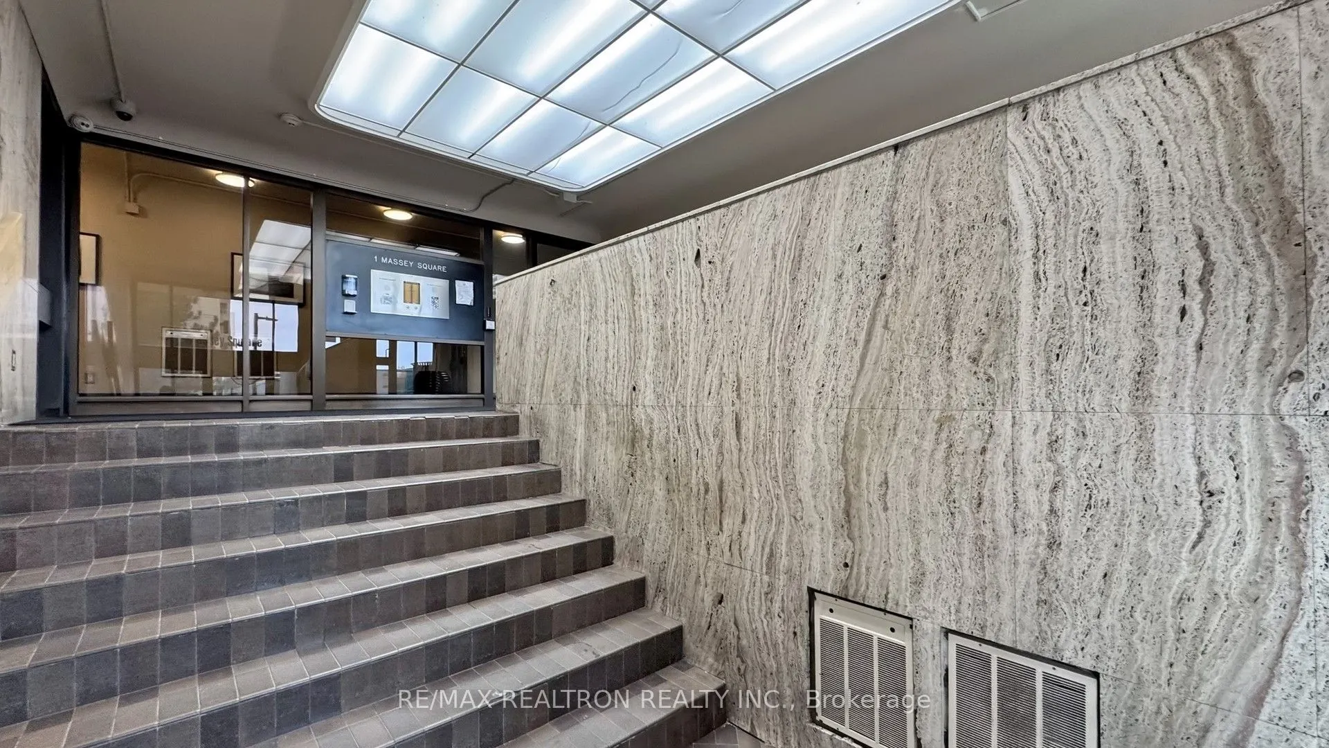 1 Massey Square, #2419