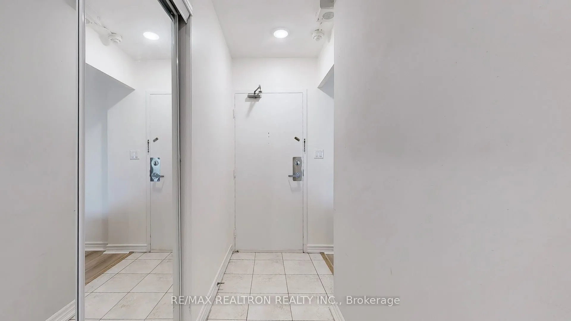 1 Massey Square, #2419