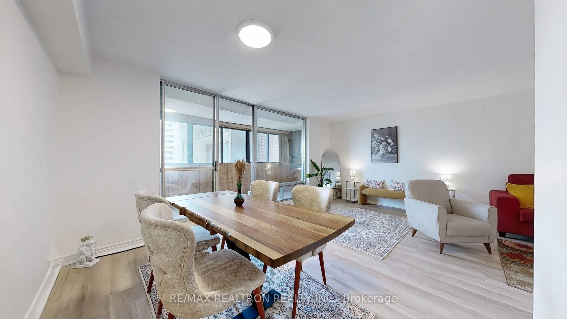 1 Massey Square, #2419