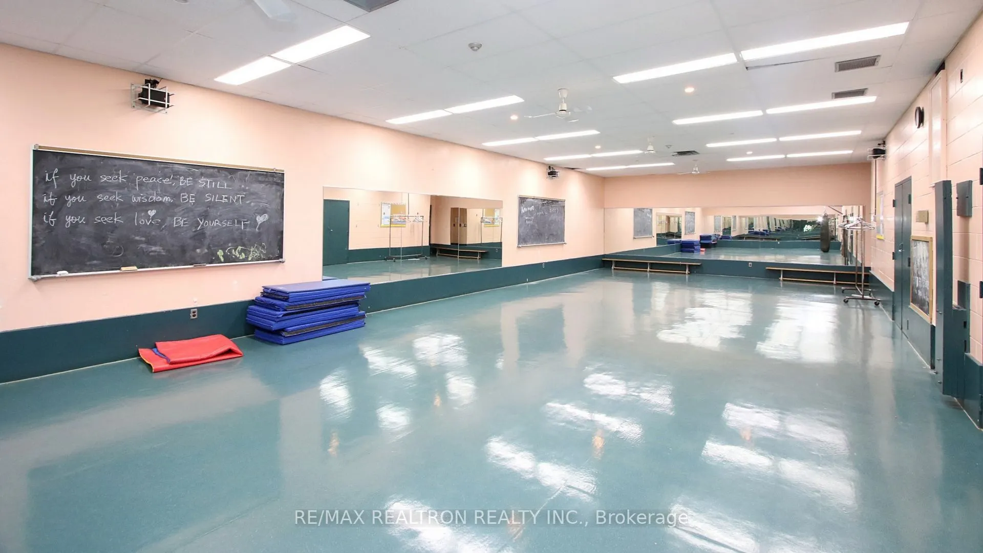 1 Massey Square, #2419
