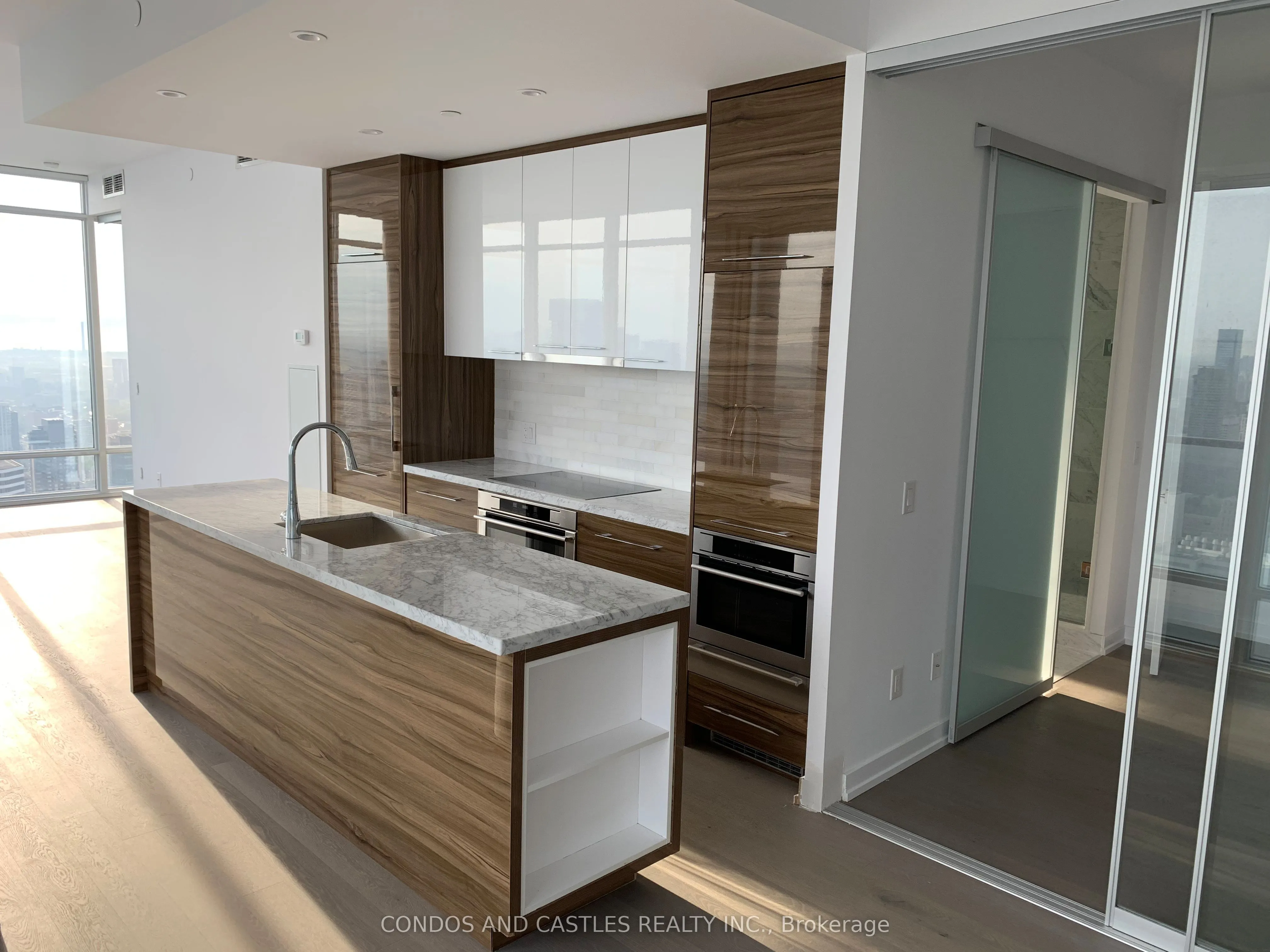 488 University Avenue, #5301
