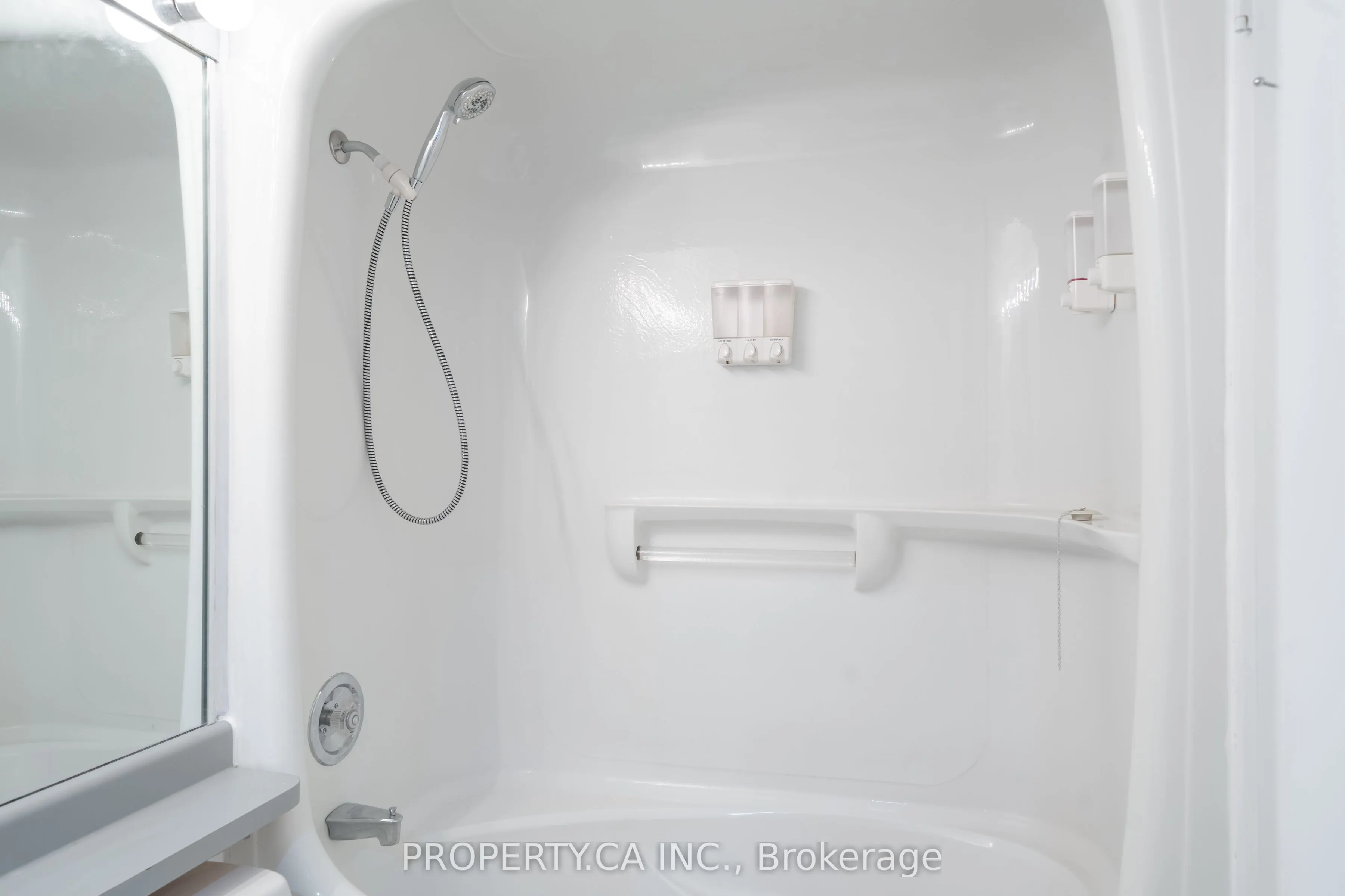 7 Bishop Avenue, #312