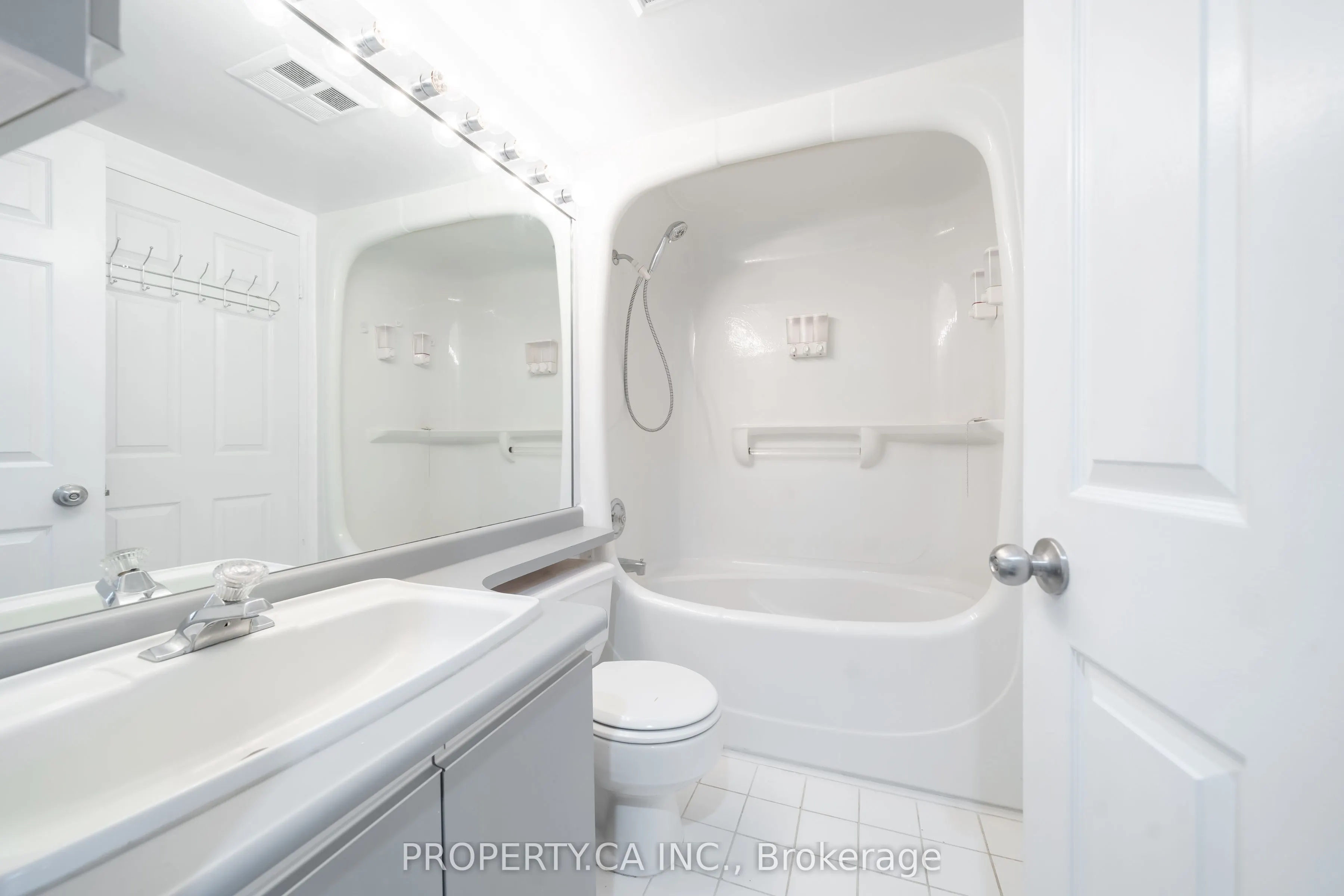 7 Bishop Avenue, #312