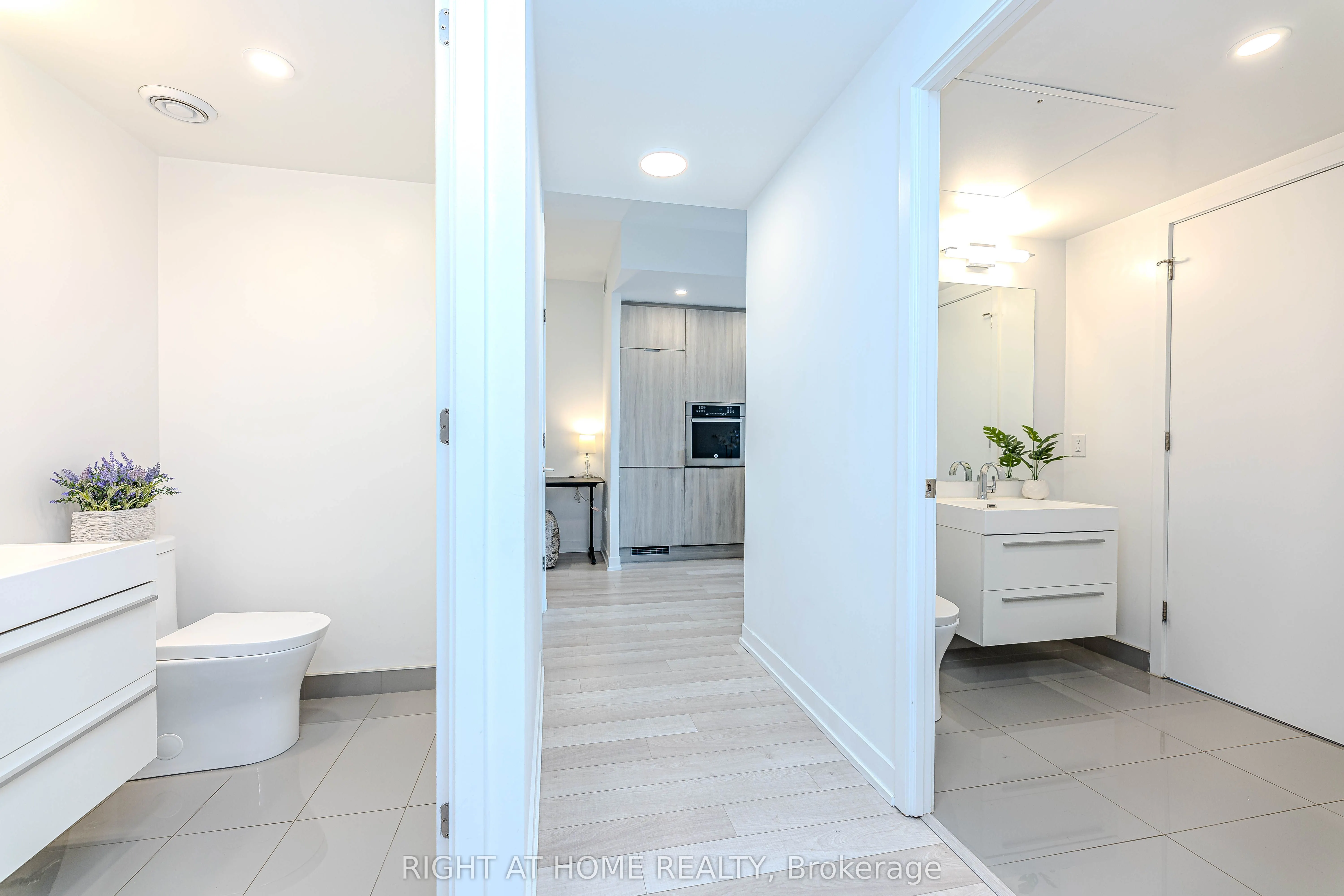 39 Roehampton Avenue, #1301