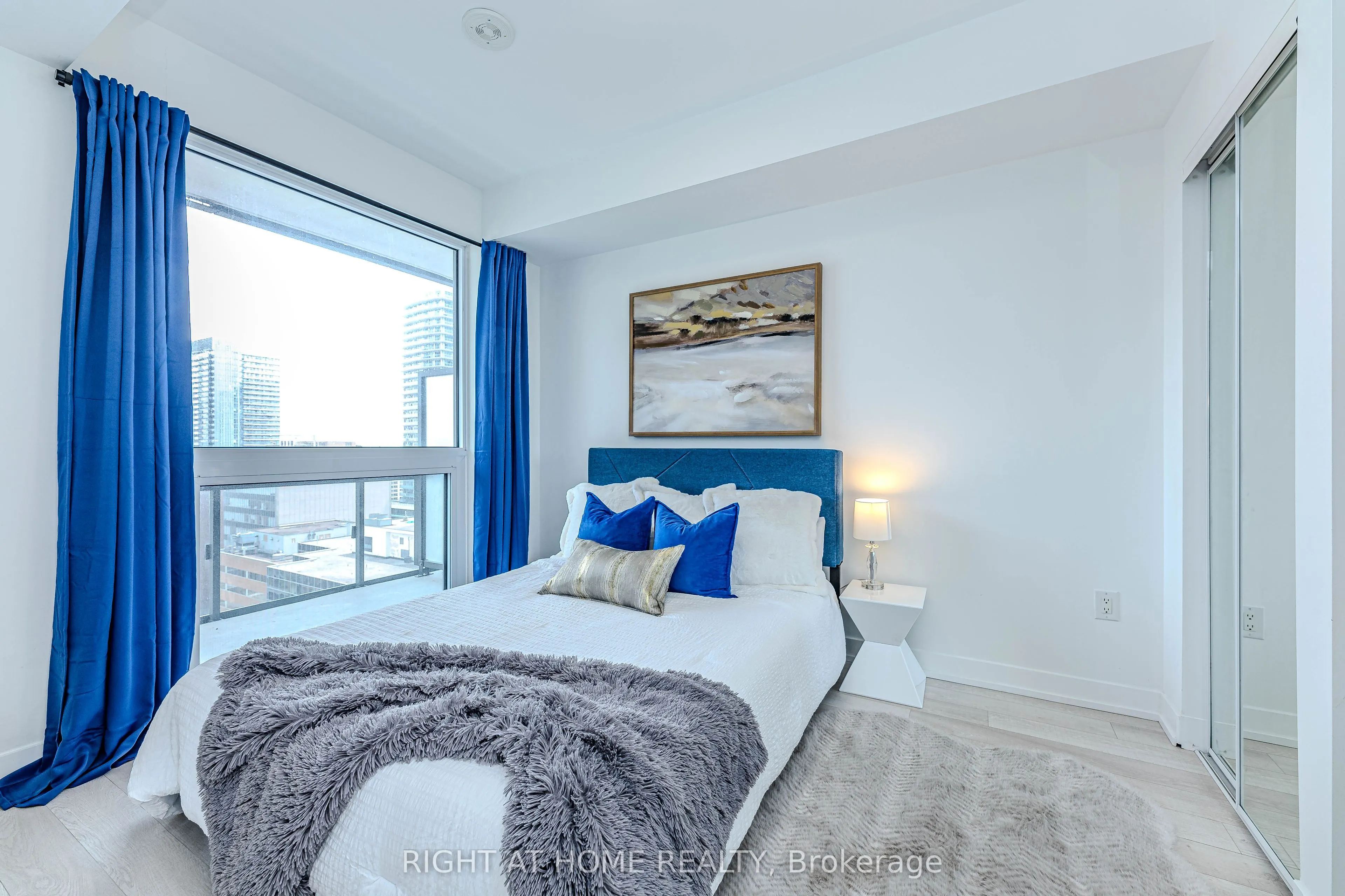 39 Roehampton Avenue, #1301