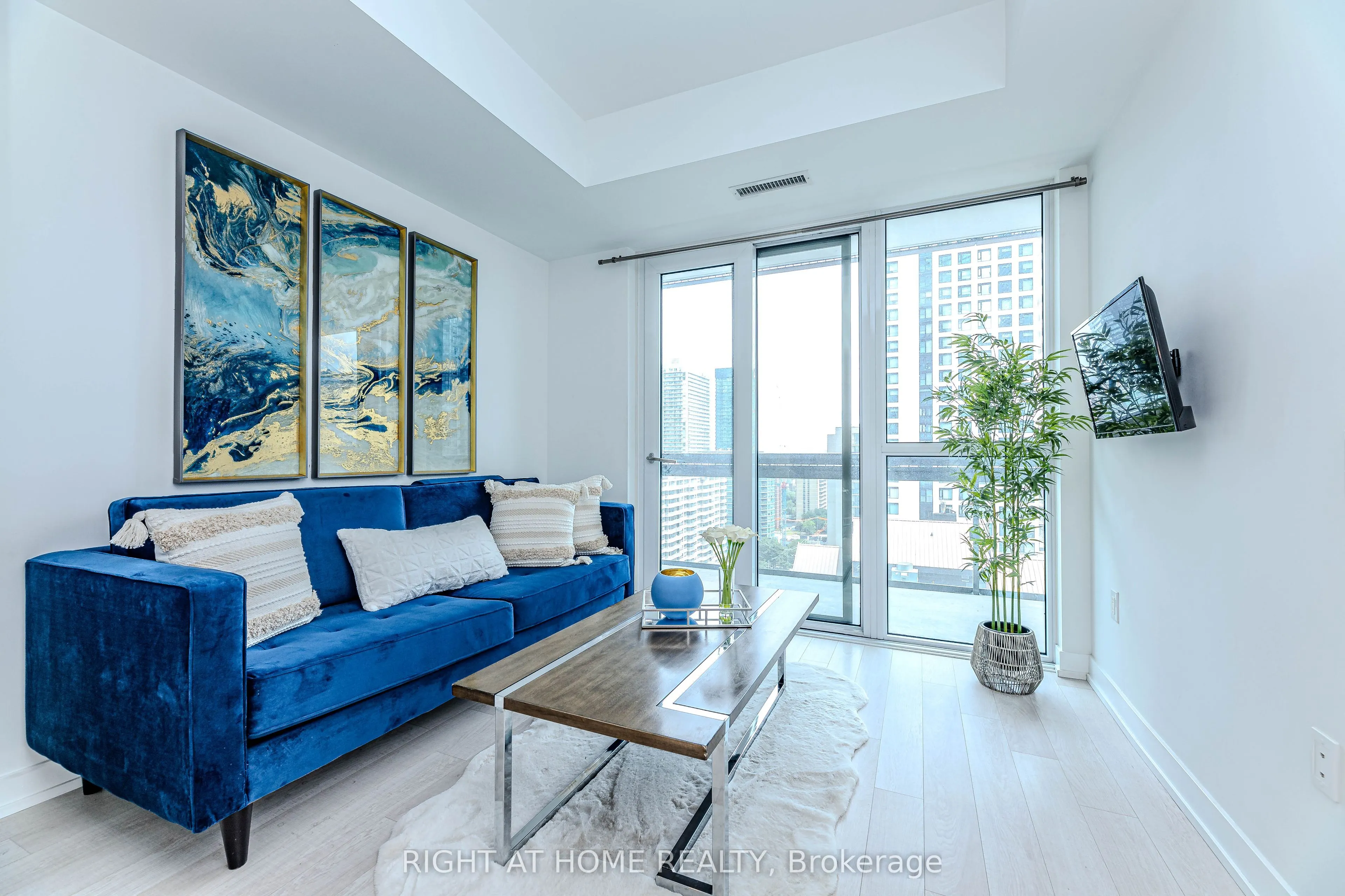 39 Roehampton Avenue, #1301