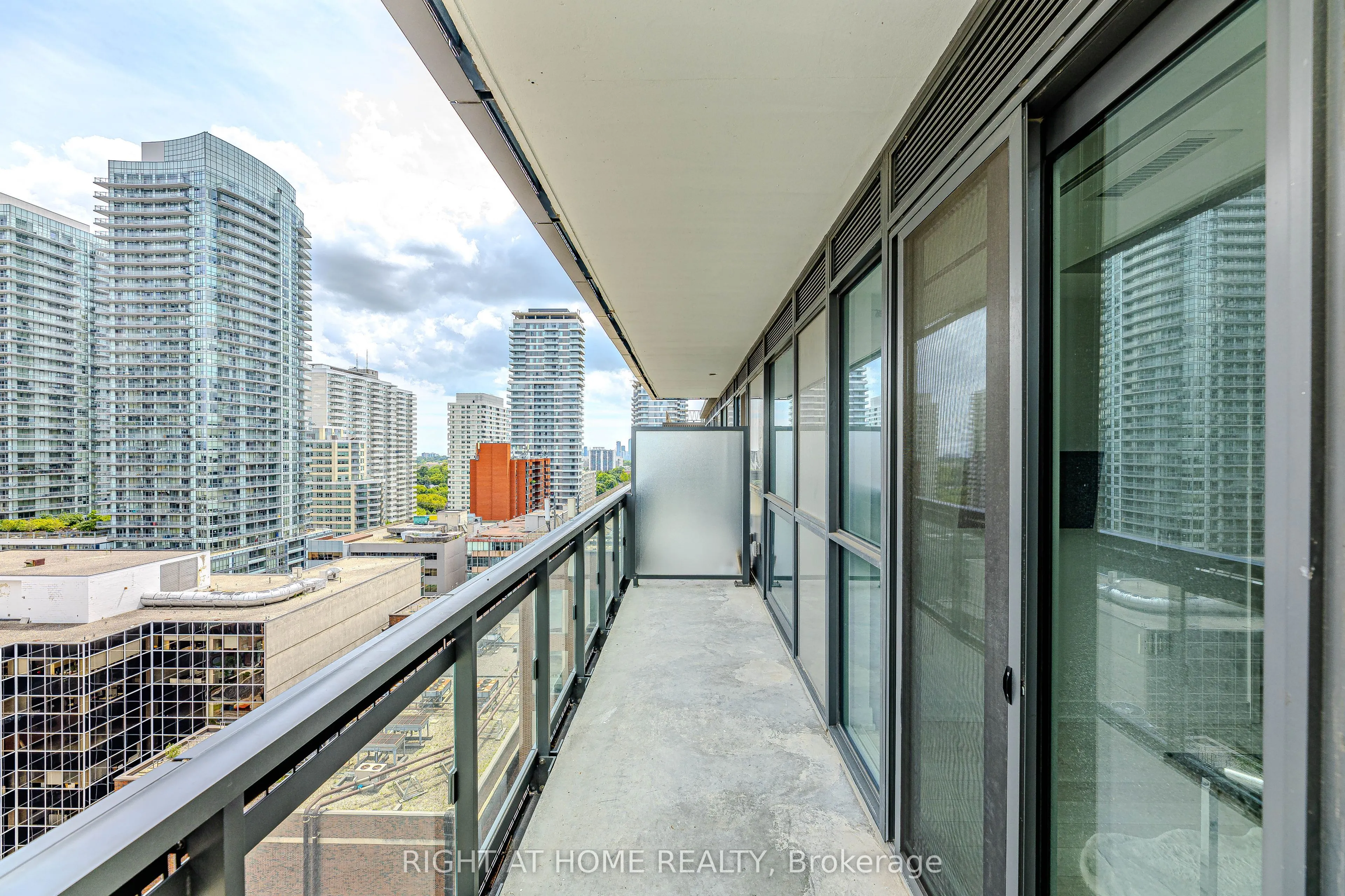 39 Roehampton Avenue, #1301