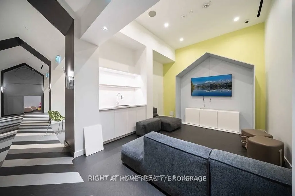 39 Roehampton Avenue, #1301
