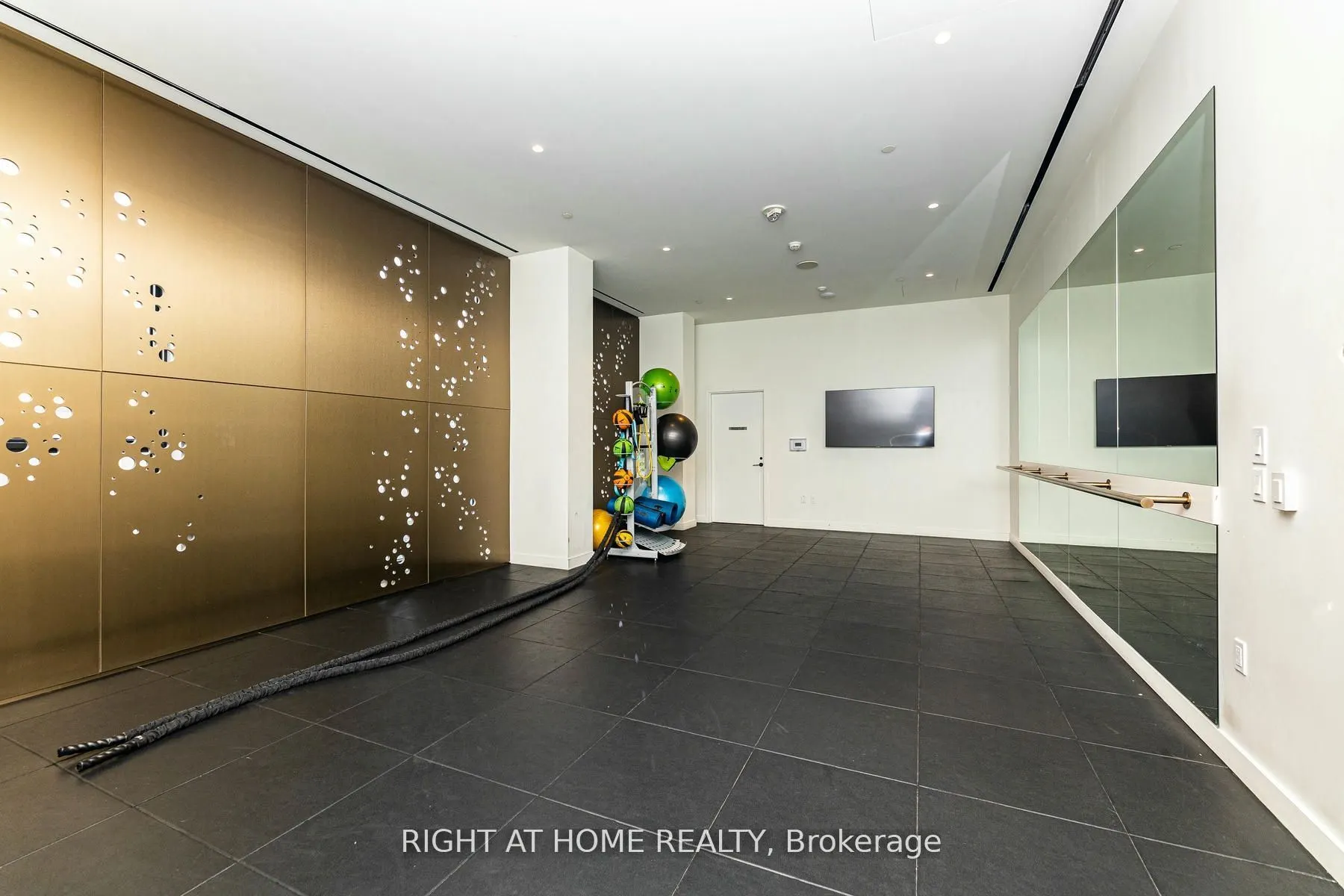 39 Roehampton Avenue, #1301
