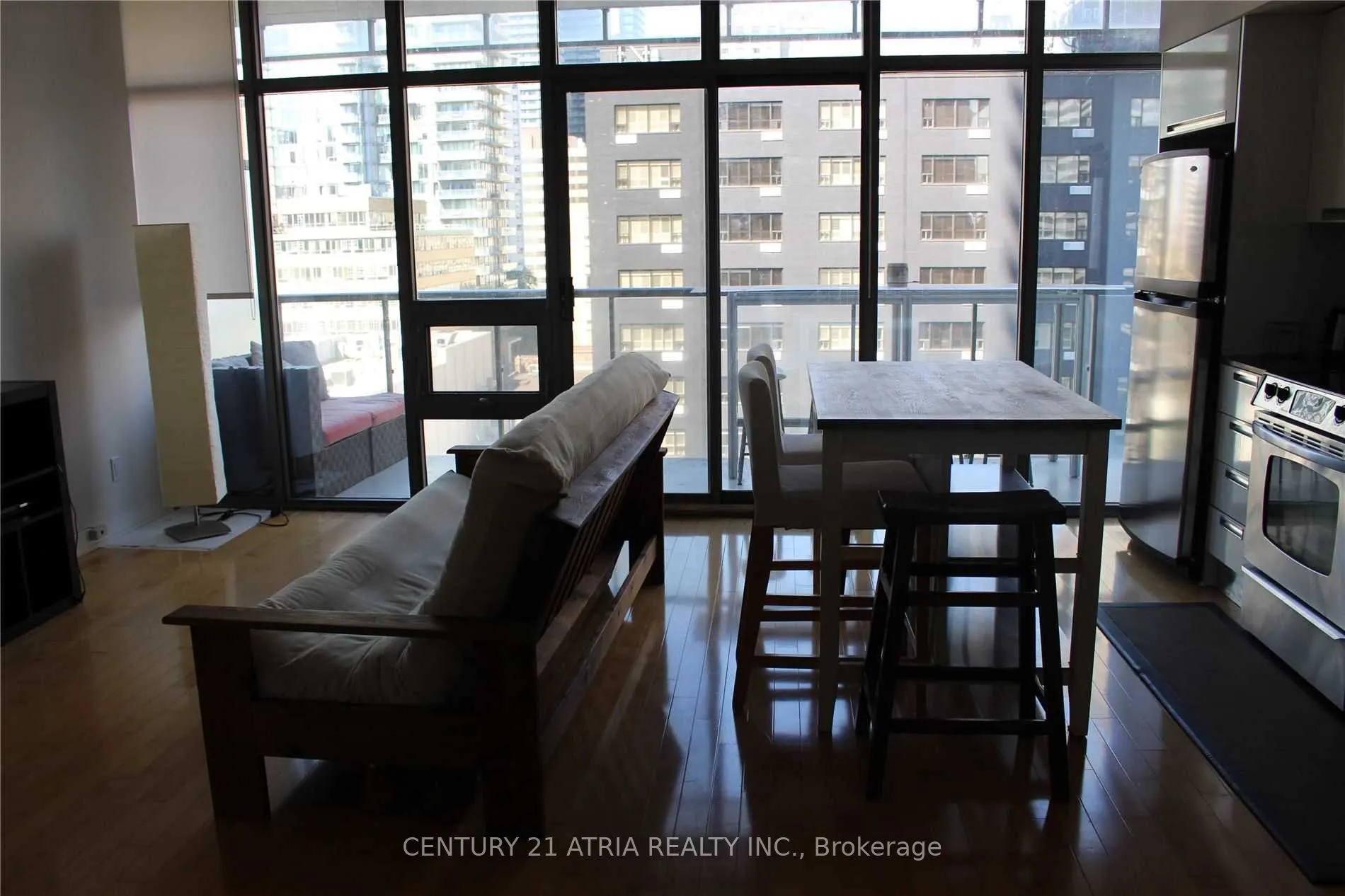 33 Charles Street E, #806