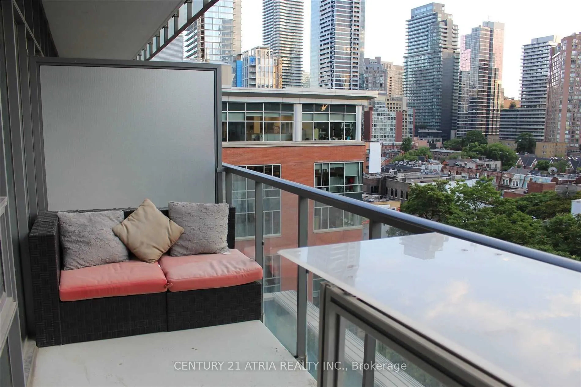 33 Charles Street E, #806