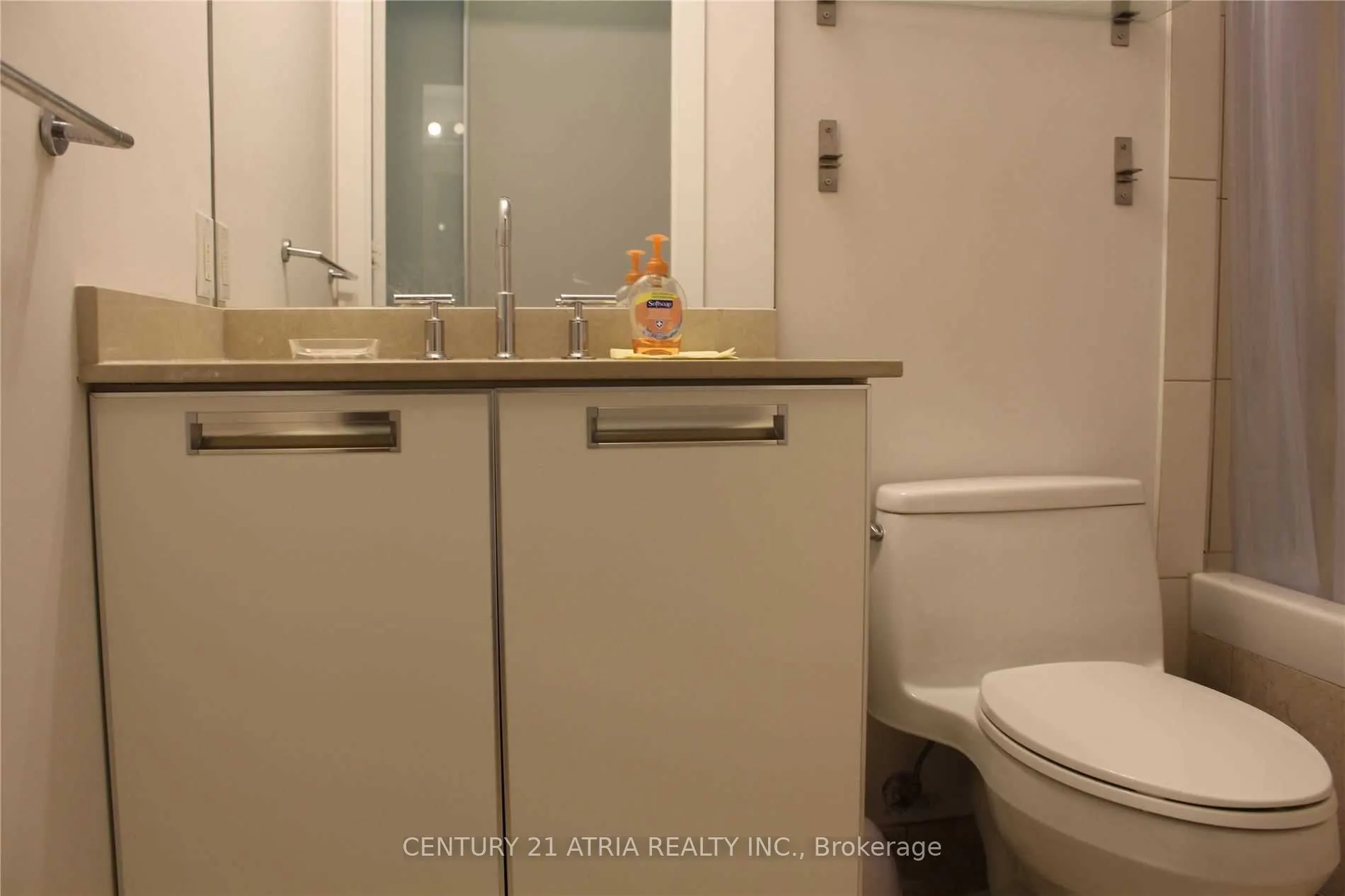 33 Charles Street E, #806